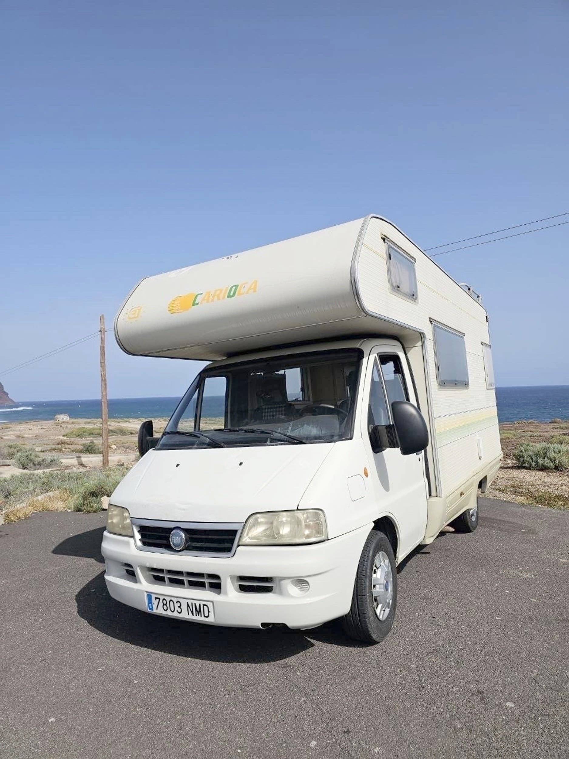 Front view from 3/4 Fiat Ducato - Yescapa