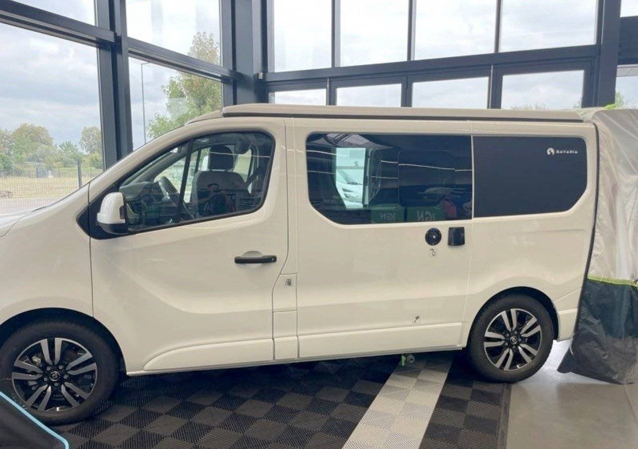 Ansicht von hinten Renault Renault Trafic - Yescapa