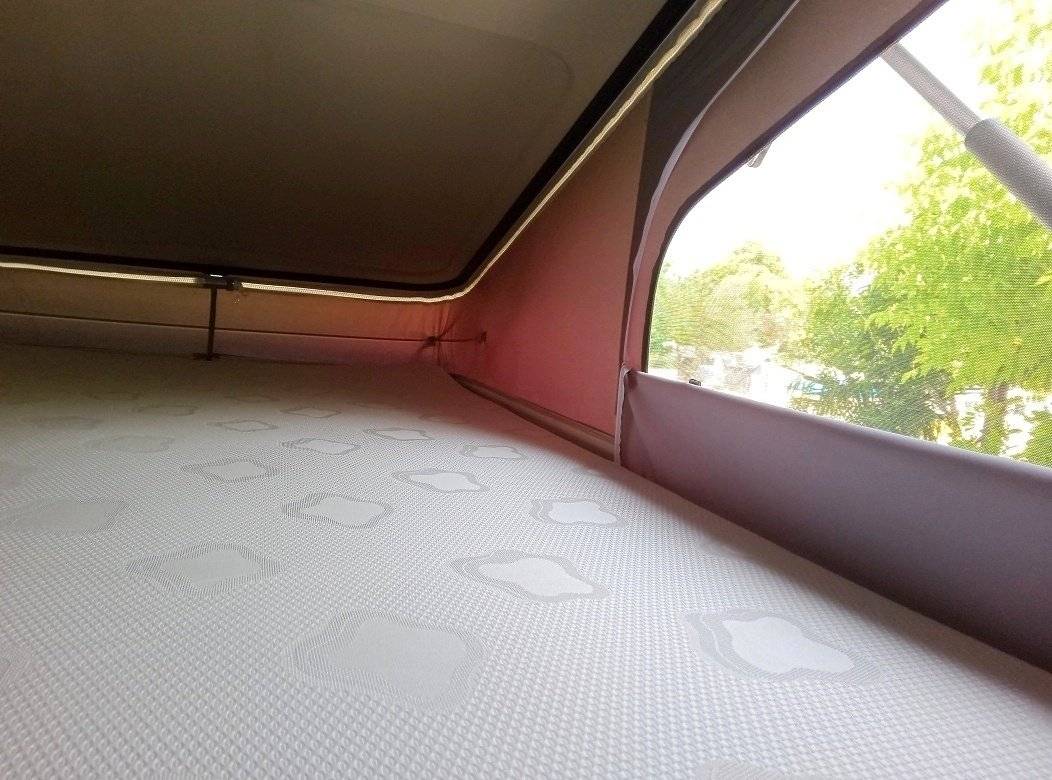 Slaapplaatsen Renault RENAULT TRAFIC III 2L 150cv - Yescapa
