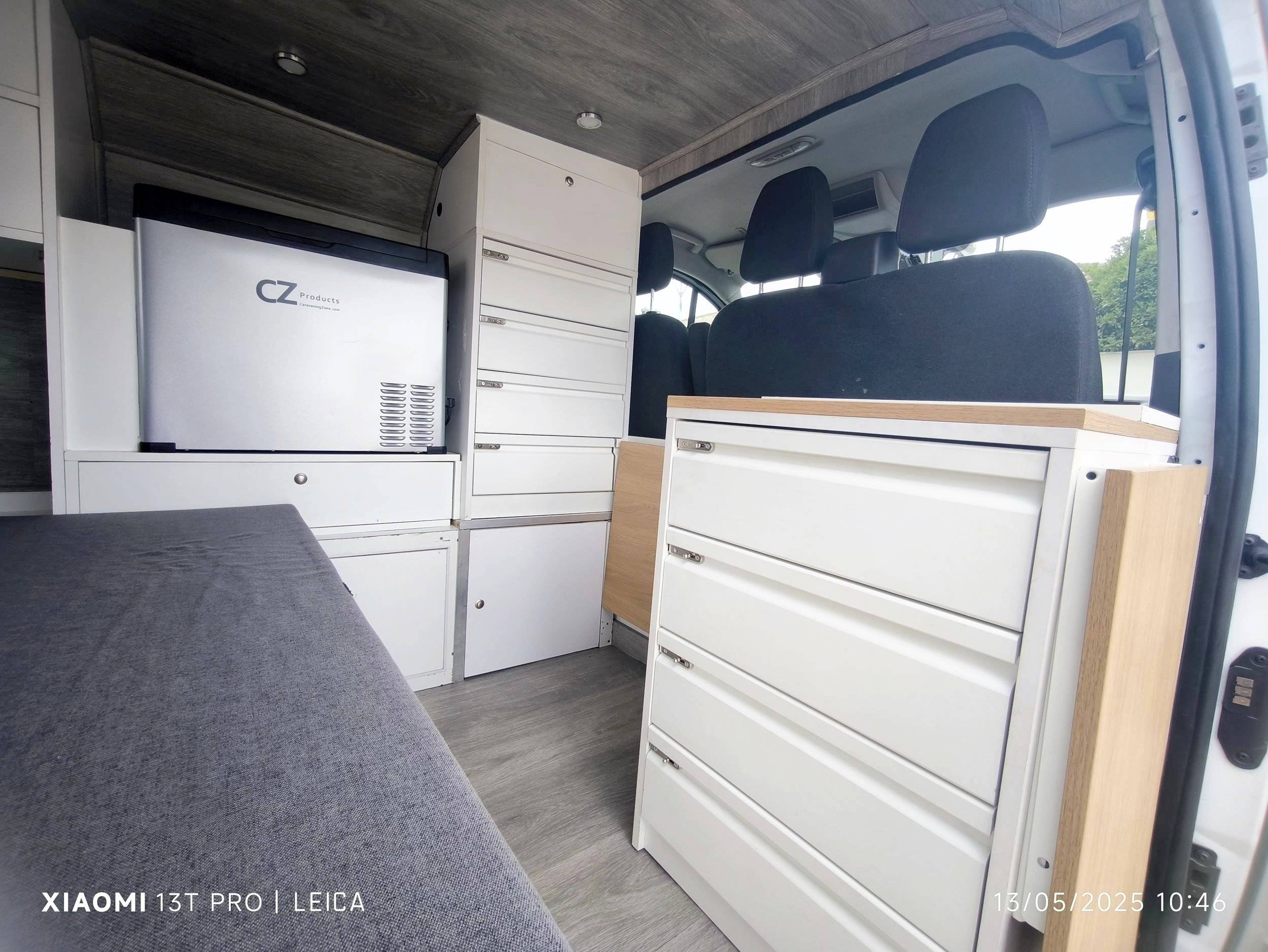Coin repas Ford Transit Custom 2,0l 105 ch - Yescapa