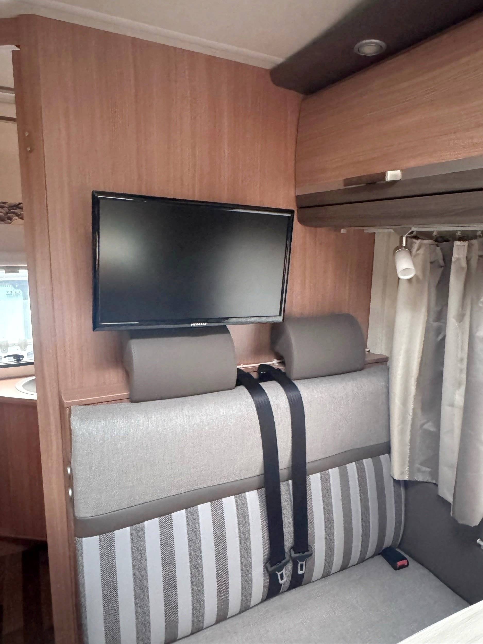 Knaus 600 Dkg Sky Traveller