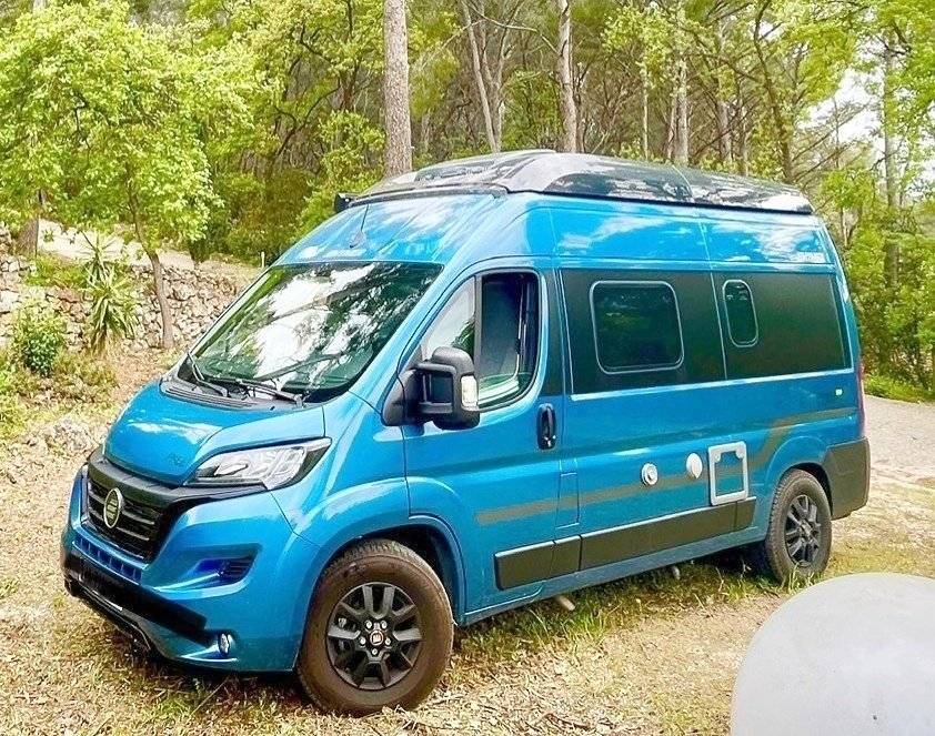 schräge Vorderansicht Fiat Fiat Ducato - Yescapa