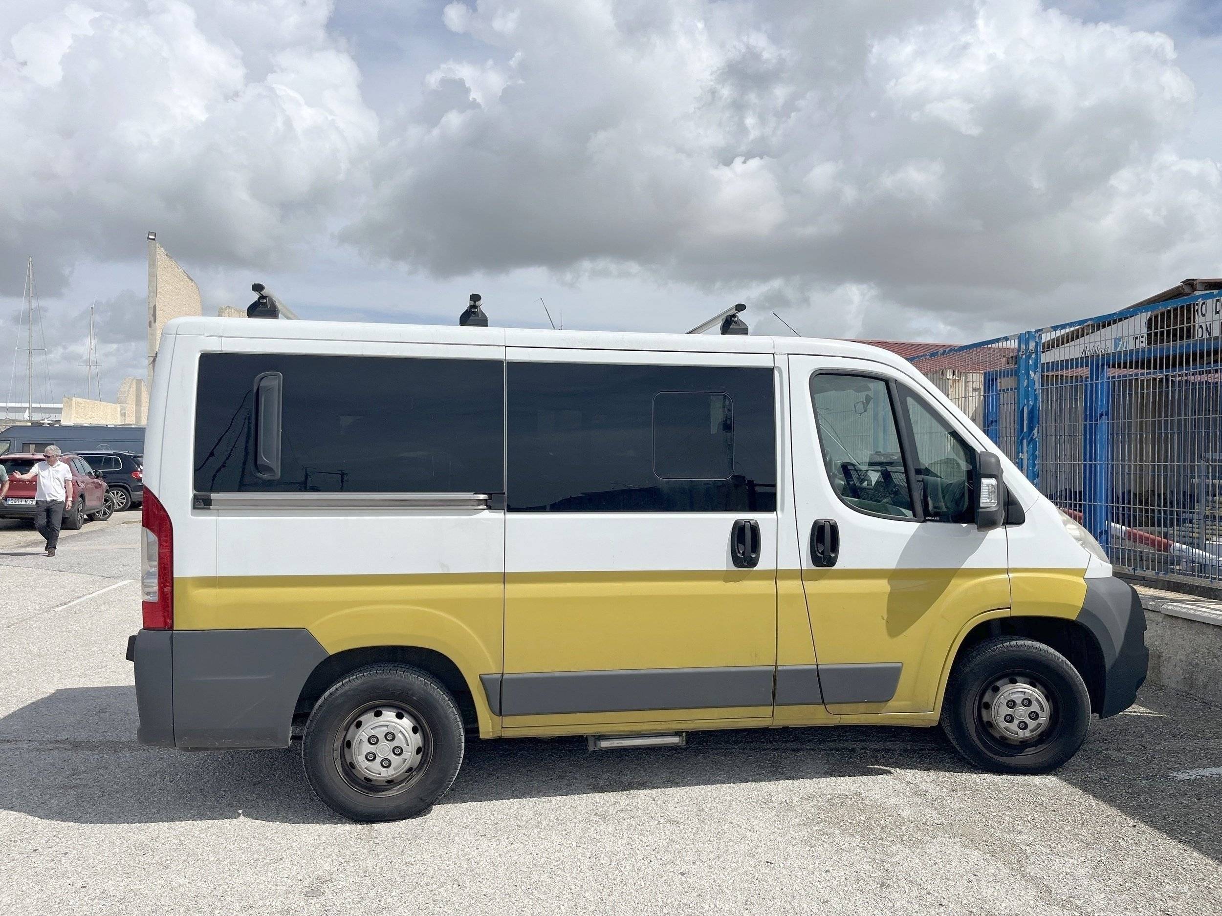 Vista de 3/4 Iveco DUCATO - Yescapa