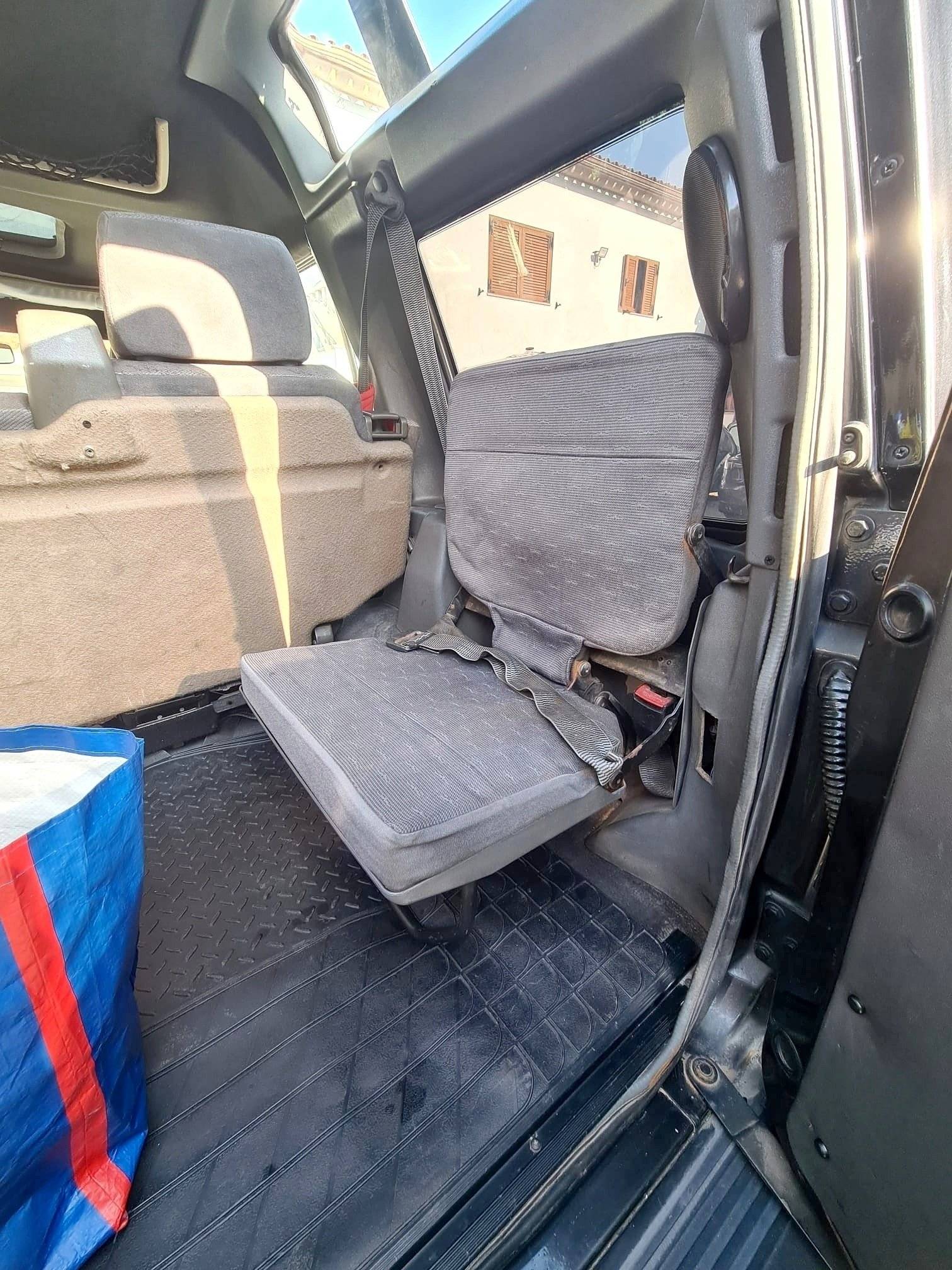 Berth Land Rover Land Rover - Yescapa