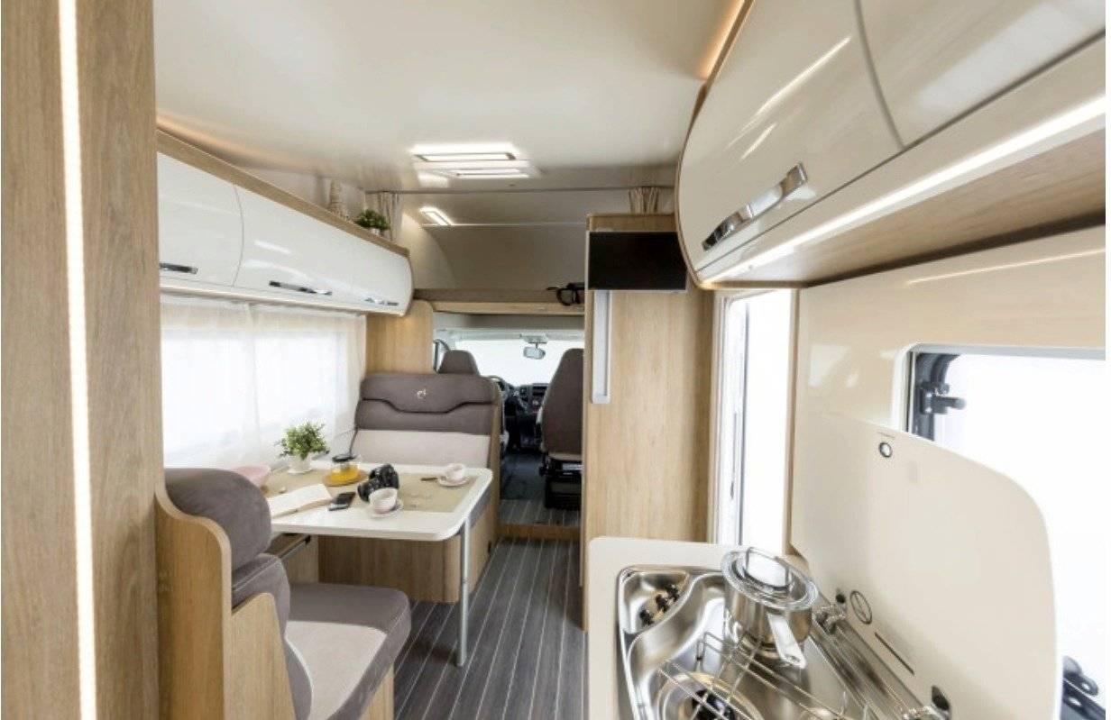 Eethoek CaravanInternational HORON 79M - Yescapa