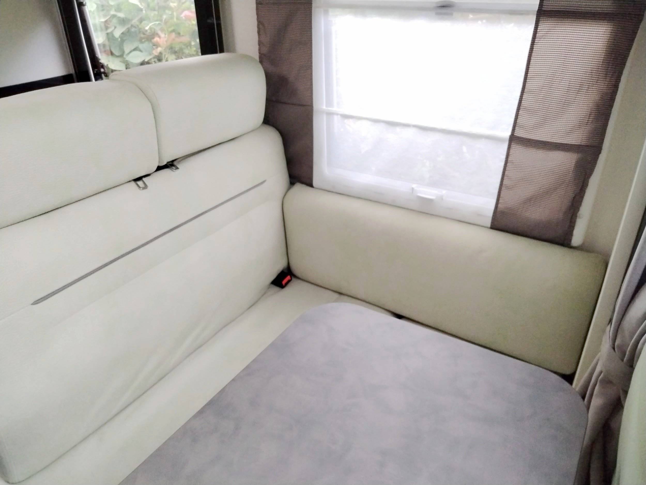 Chausson 758 EB Titanium