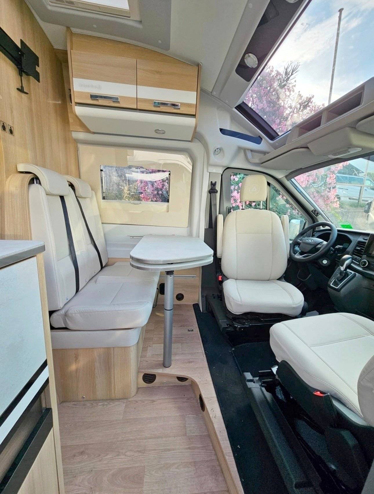 Dinette Ford FORD TRANSIT - Yescapa