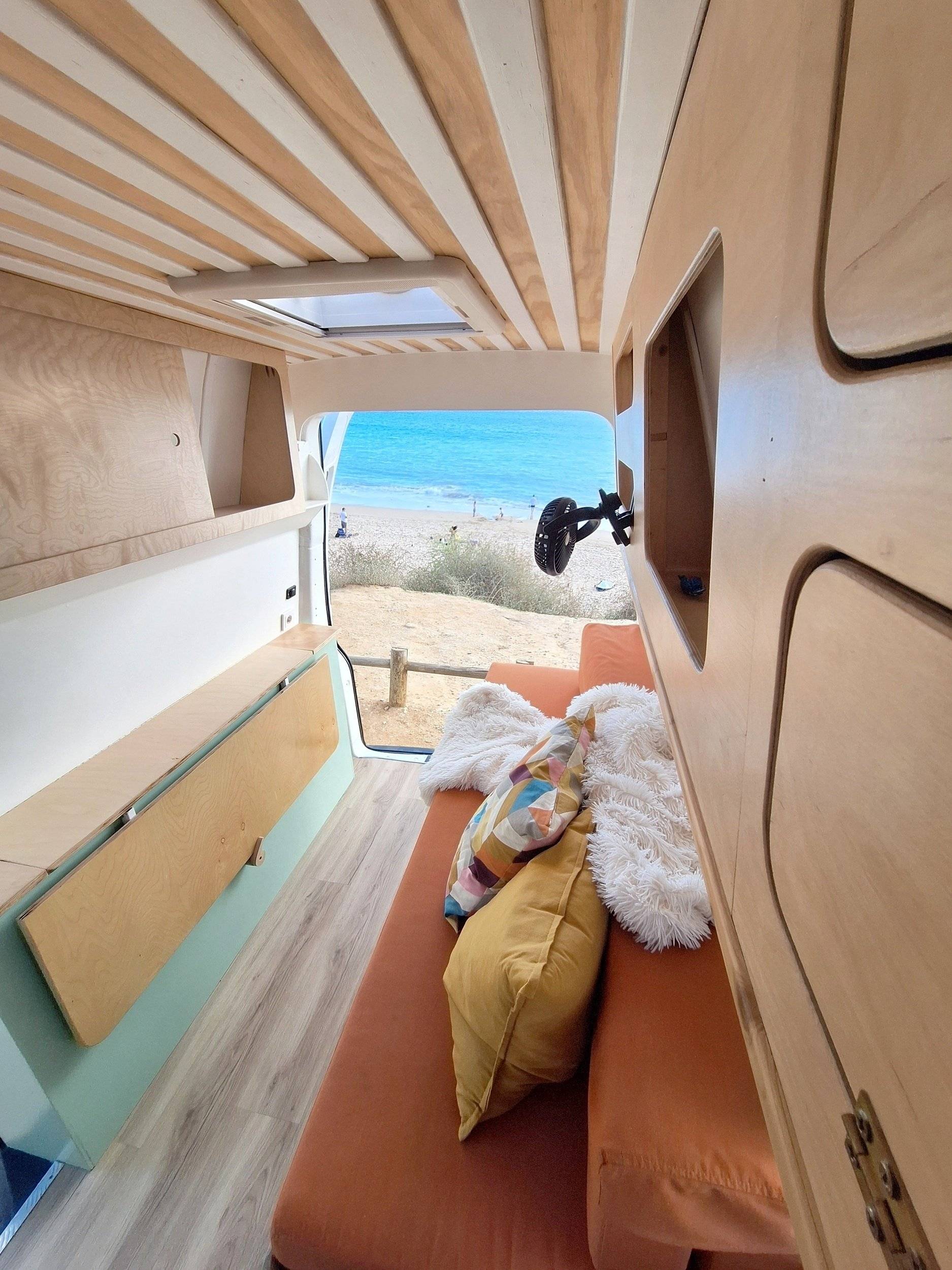 eu Volkswagen Transporter T6 TDI BM long