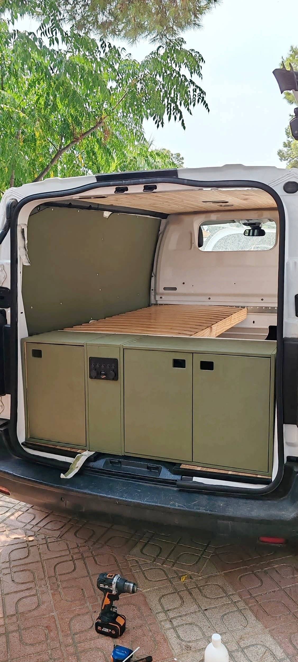 Front view from 3/4 Citroën - Yescapa