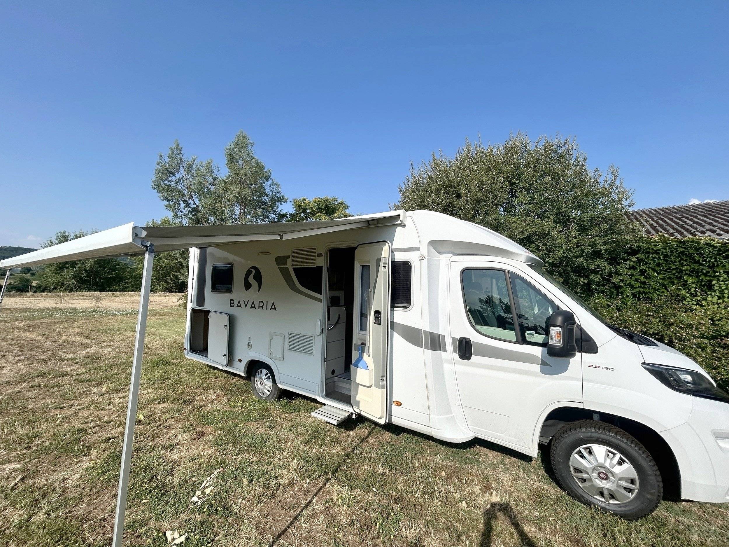 Vista del vehículo ángulo delantero Fiat Ducato 2,3 l 130 ch - Yescapa