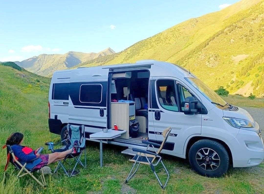 Vista frontale a ¾ Fiat 2.3 140CV - Yescapa