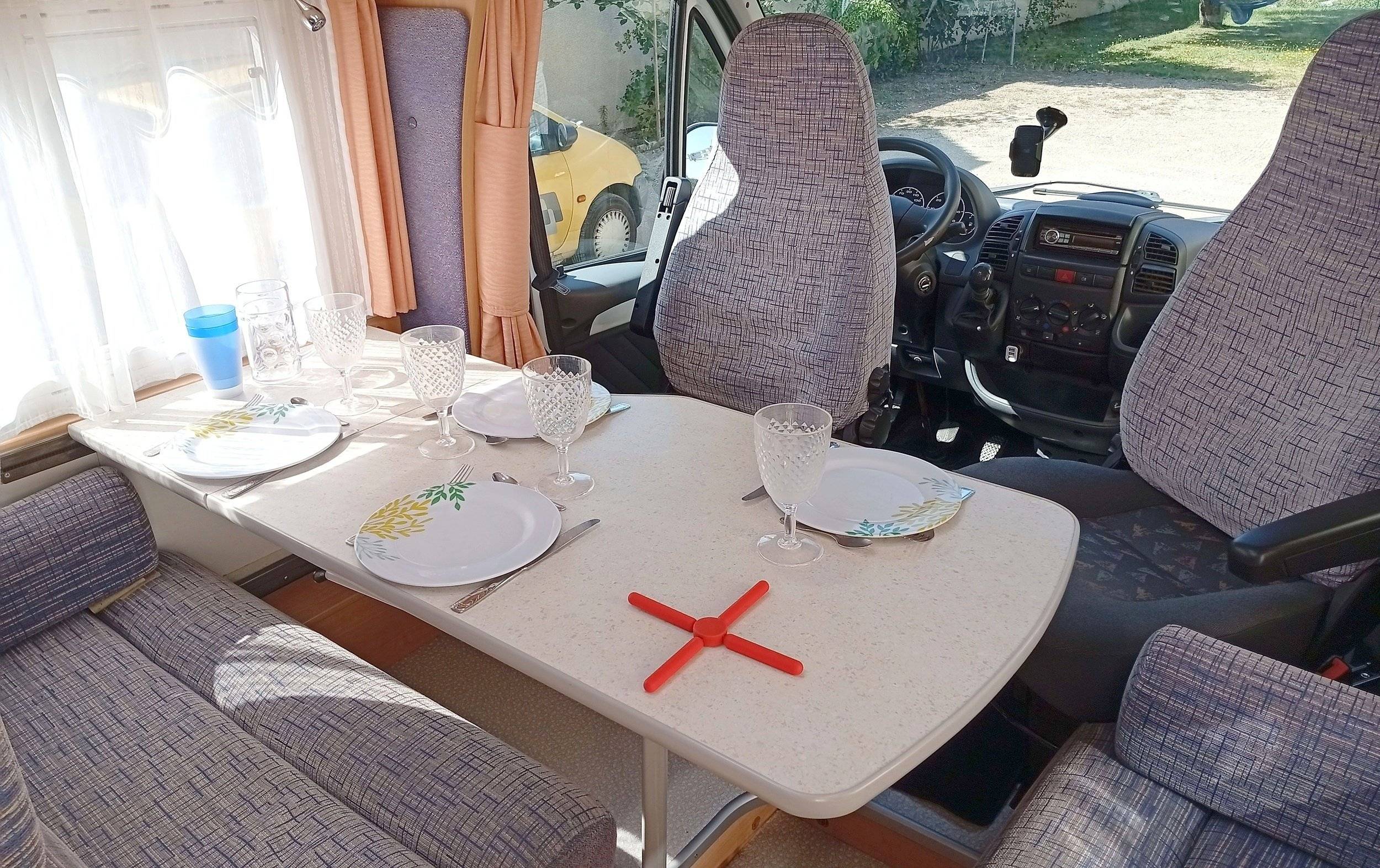 Dinette Citroën Jumper 2,2 l 130 ch - Yescapa