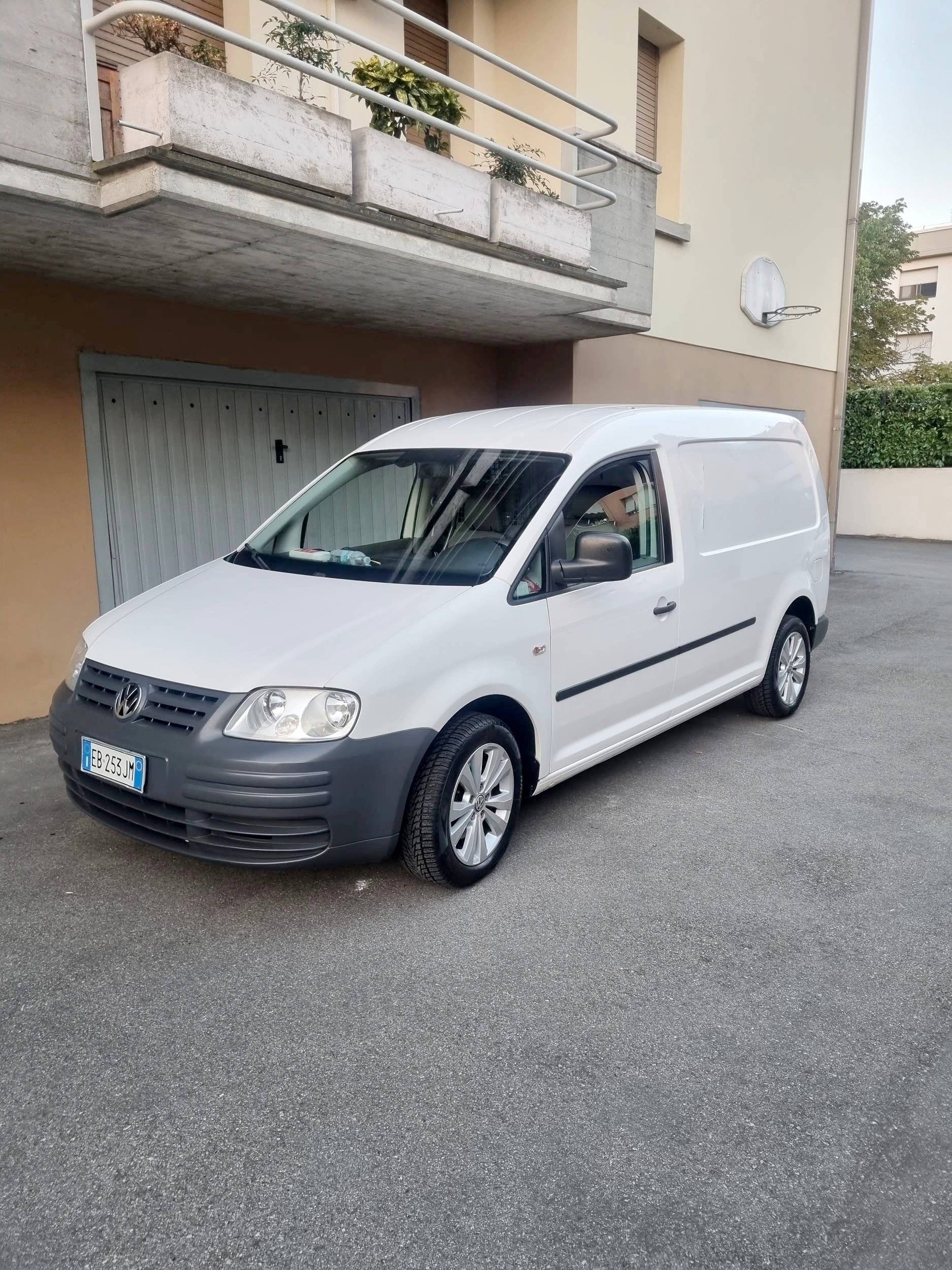 Volkswagen Caddy 2,0 l 102 ch
