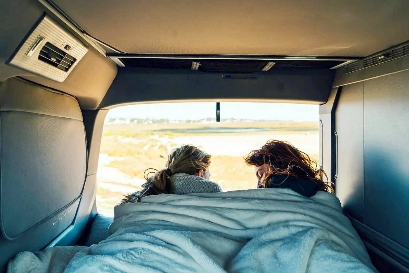 Berth Volkswagen T7 California Ocean - Yescapa