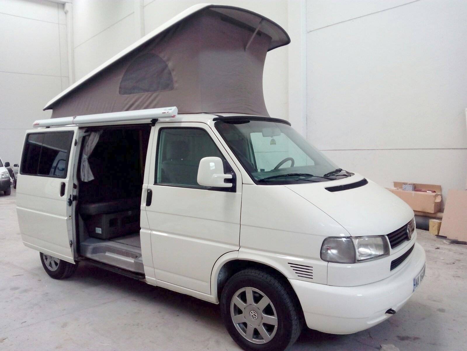 Vista del vehículo ángulo delantero Volkswagen California T4 2.5 TDI 102cv - Yescapa