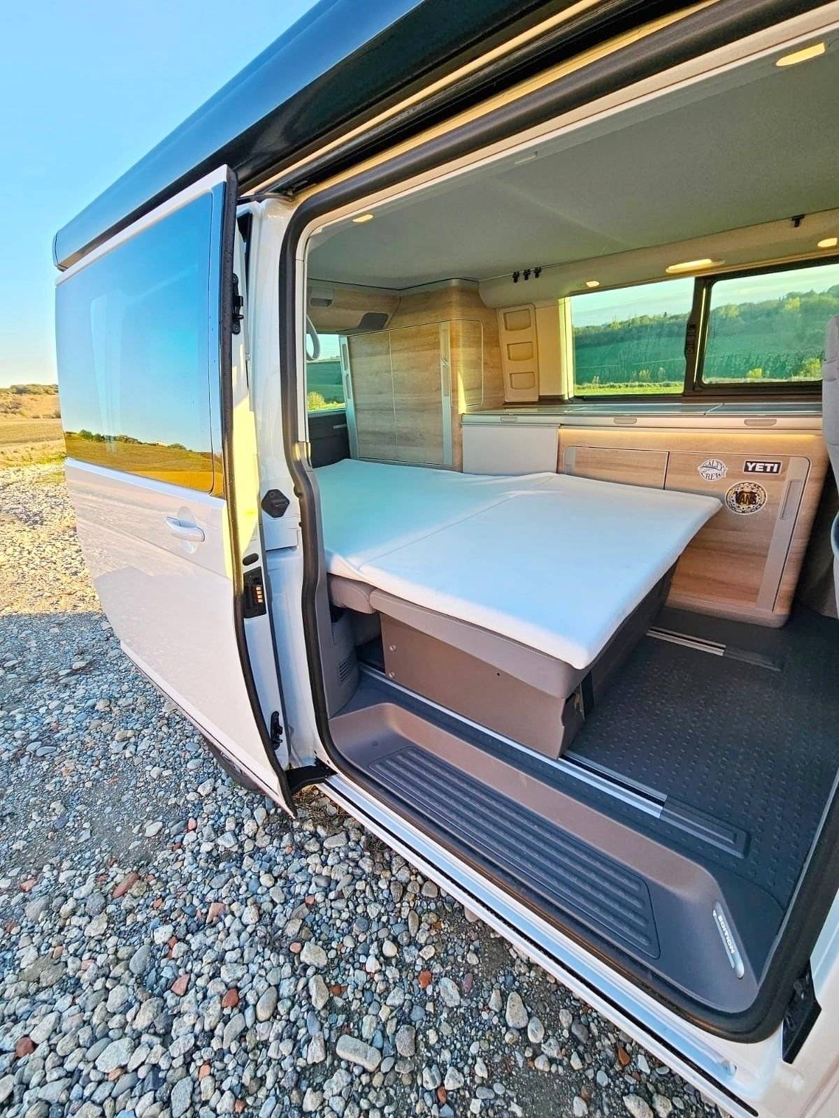 Volkswagen T6.1 California Coast Edition