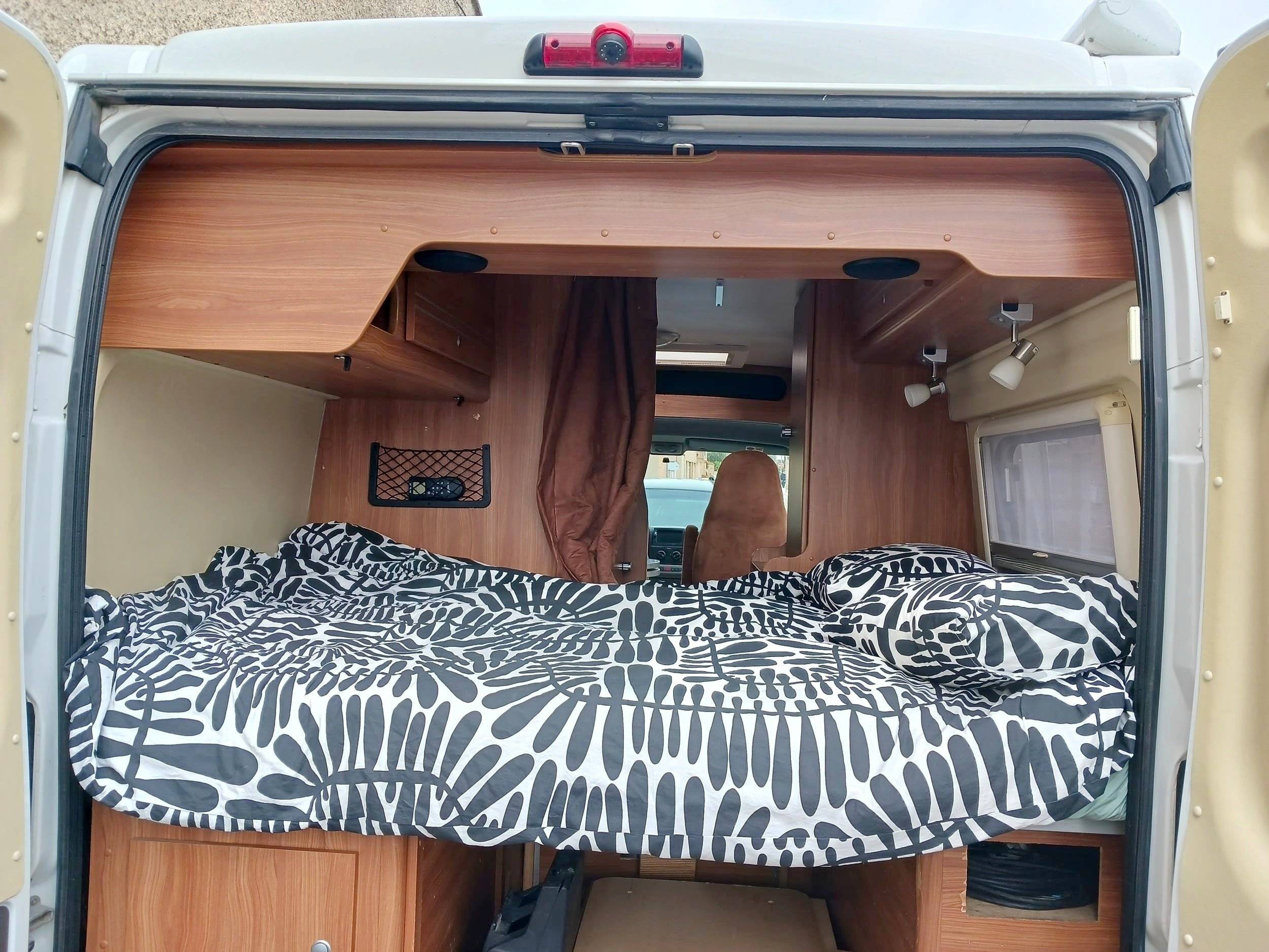 Berth Fiat Ducato 120 Multijet - Yescapa