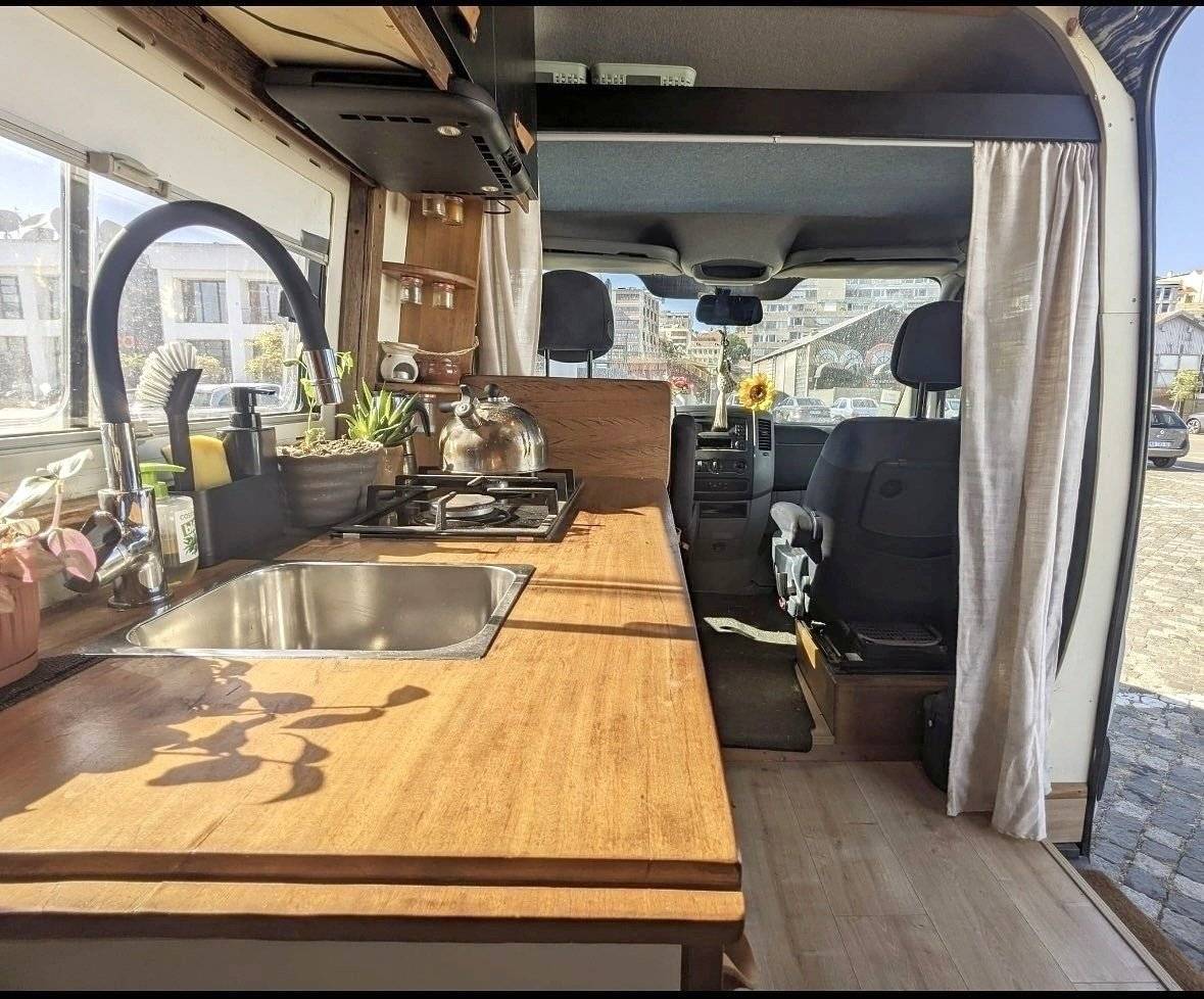 Kitchenette Volkswagen Crafter 2,0 l 102 ch - Yescapa