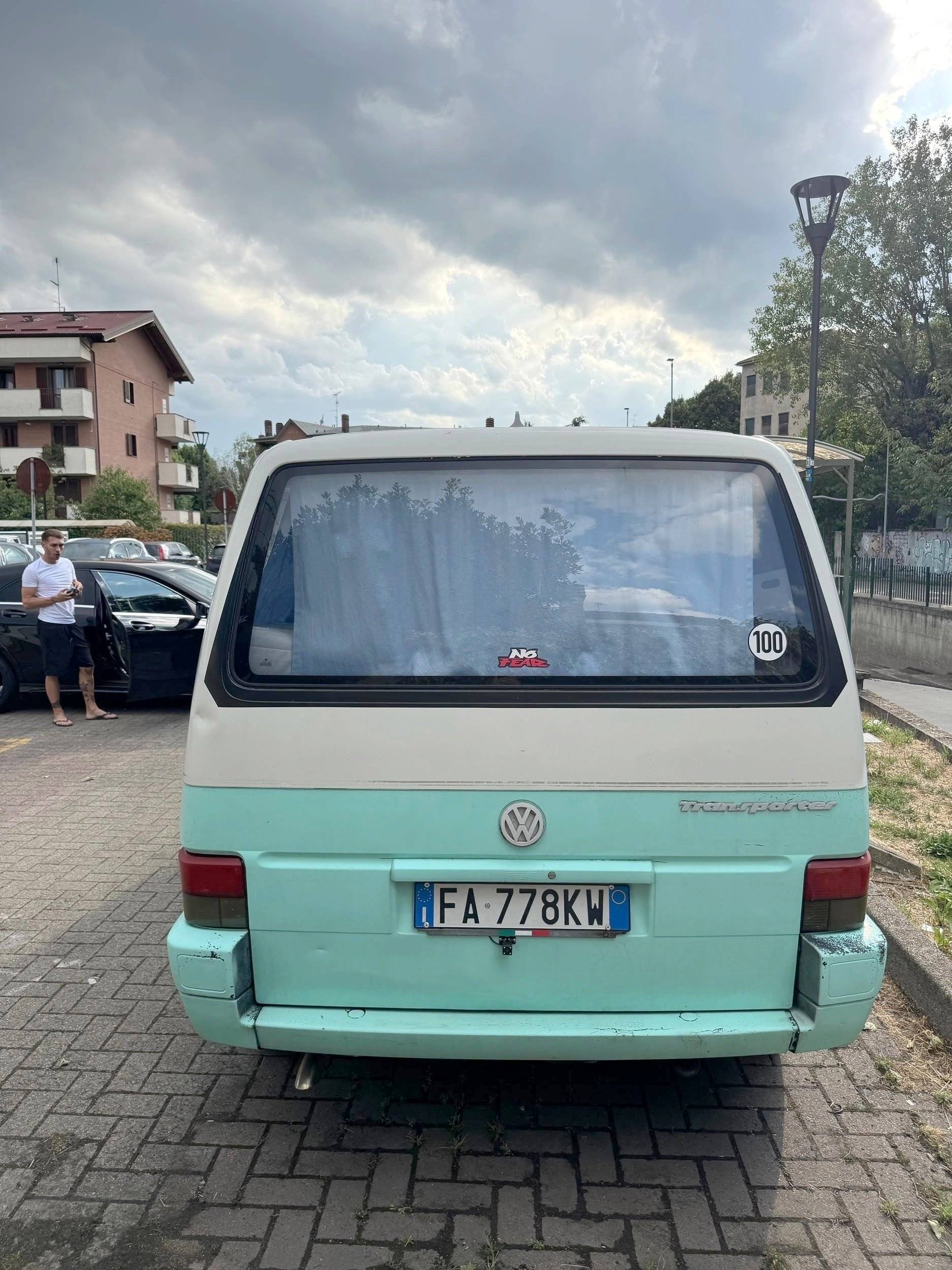 Volkswagen Transporter T4 2.4D