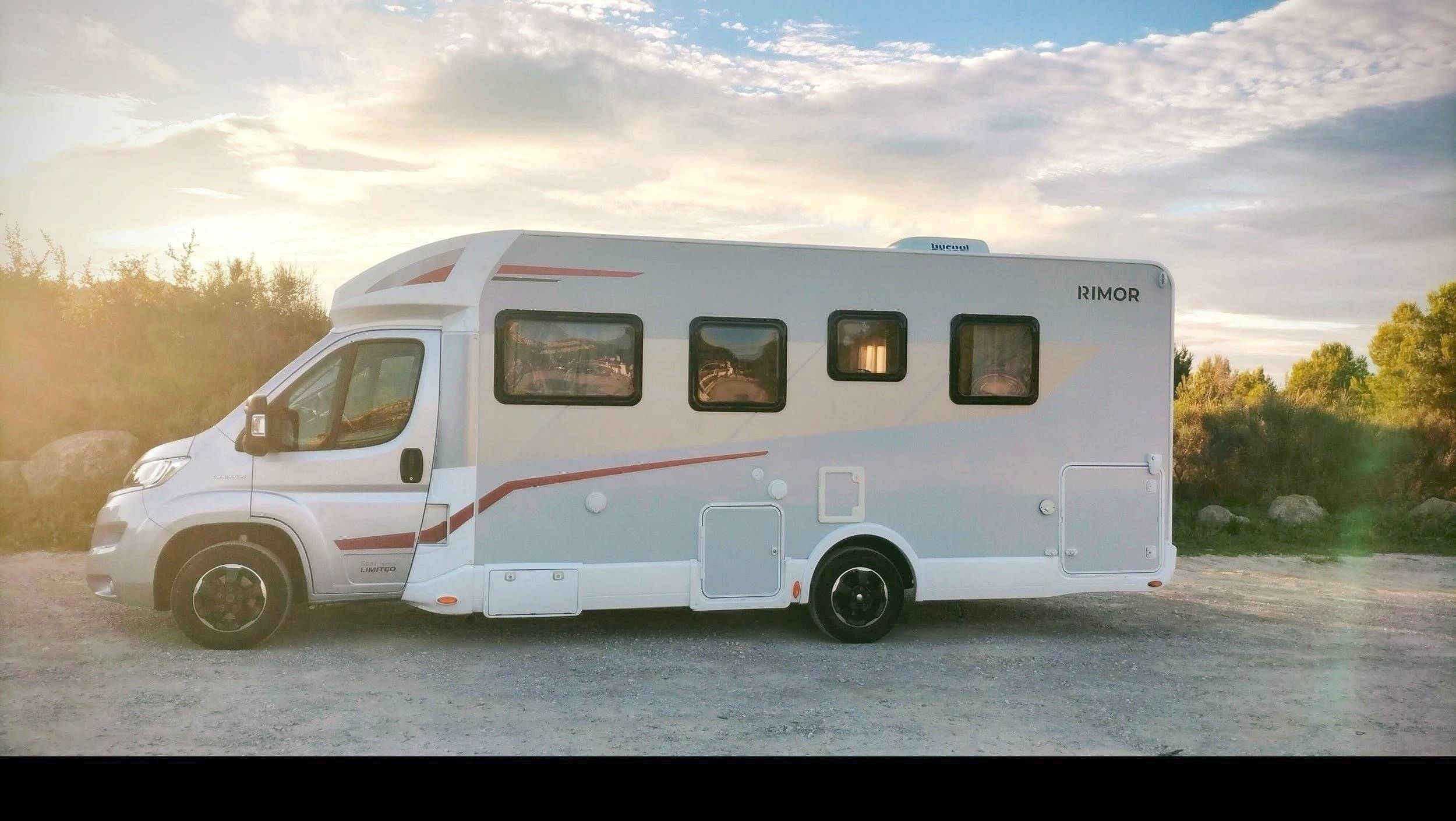 Front view from 3/4 Fiat Ducato 2,3L  140 CV - Yescapa