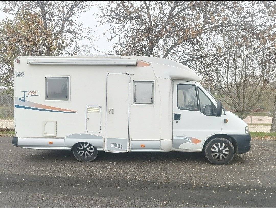 Rent Low profile rv - Alcobendas - Joint 2,3 l 130 ch - 73425 - Yescapa