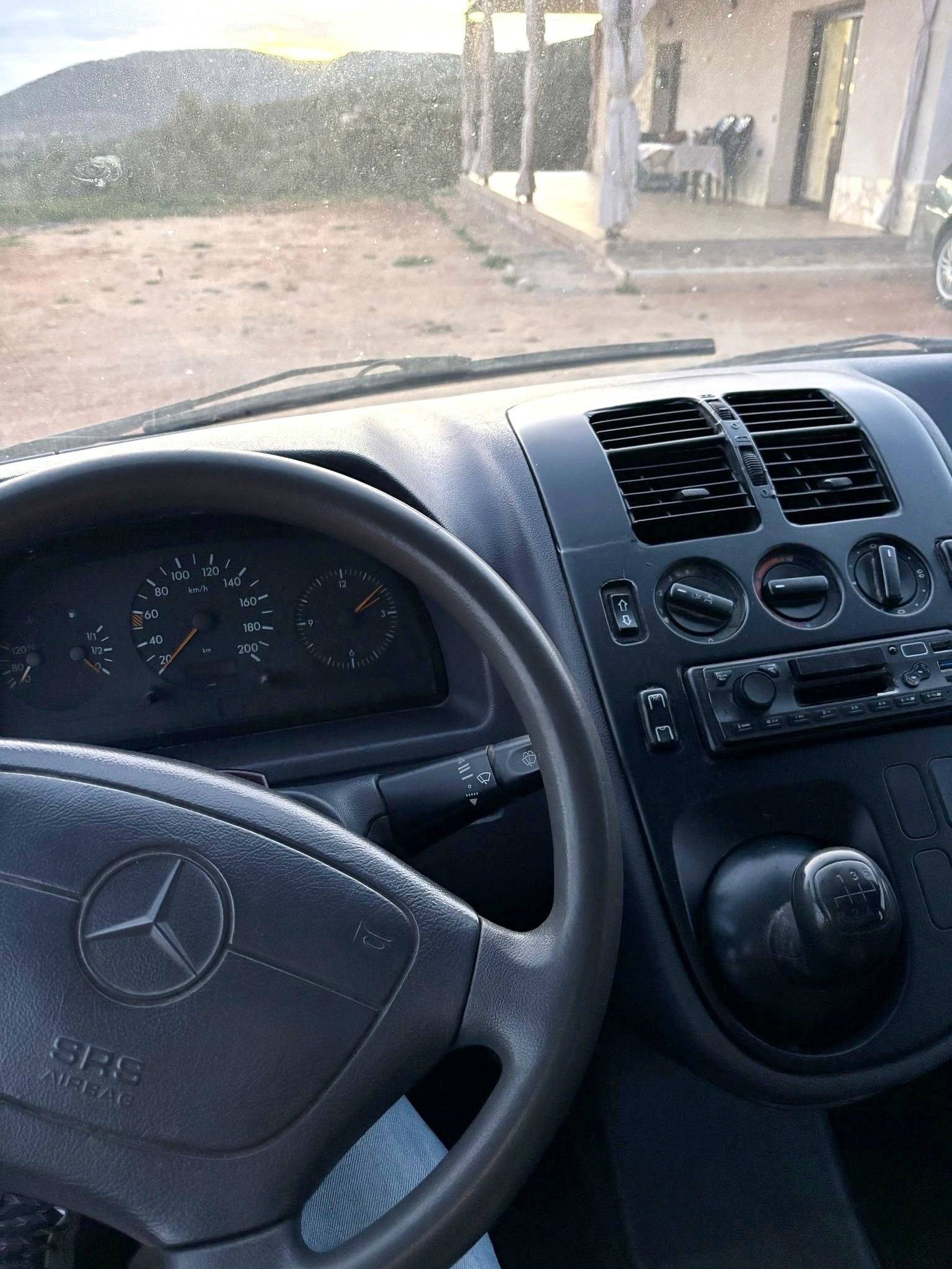 Poste de conduite Mercedes Vito - Yescapa