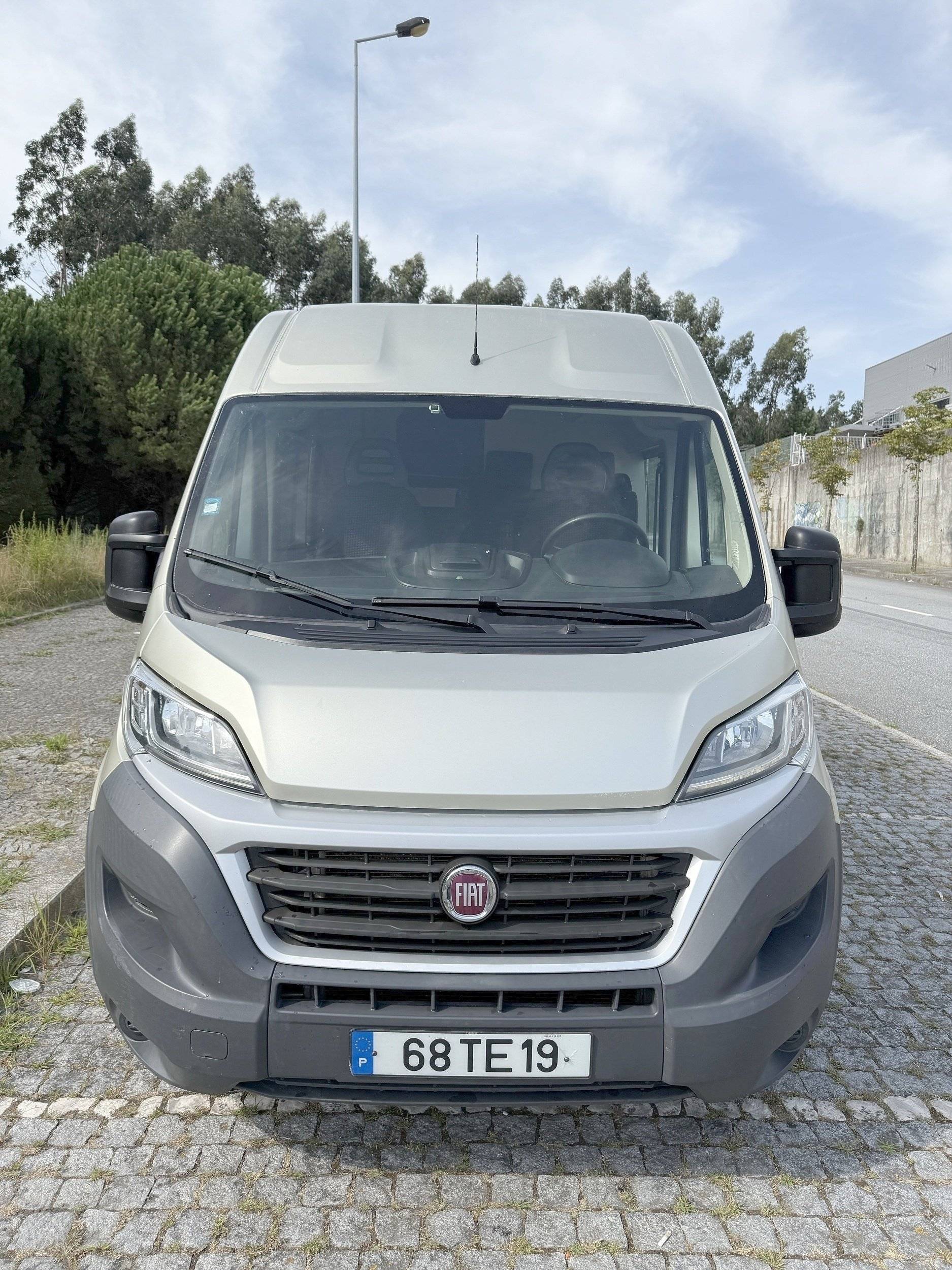 Voorkant 3/4 Fiat Ducato 2,0 l 115 ch - Yescapa