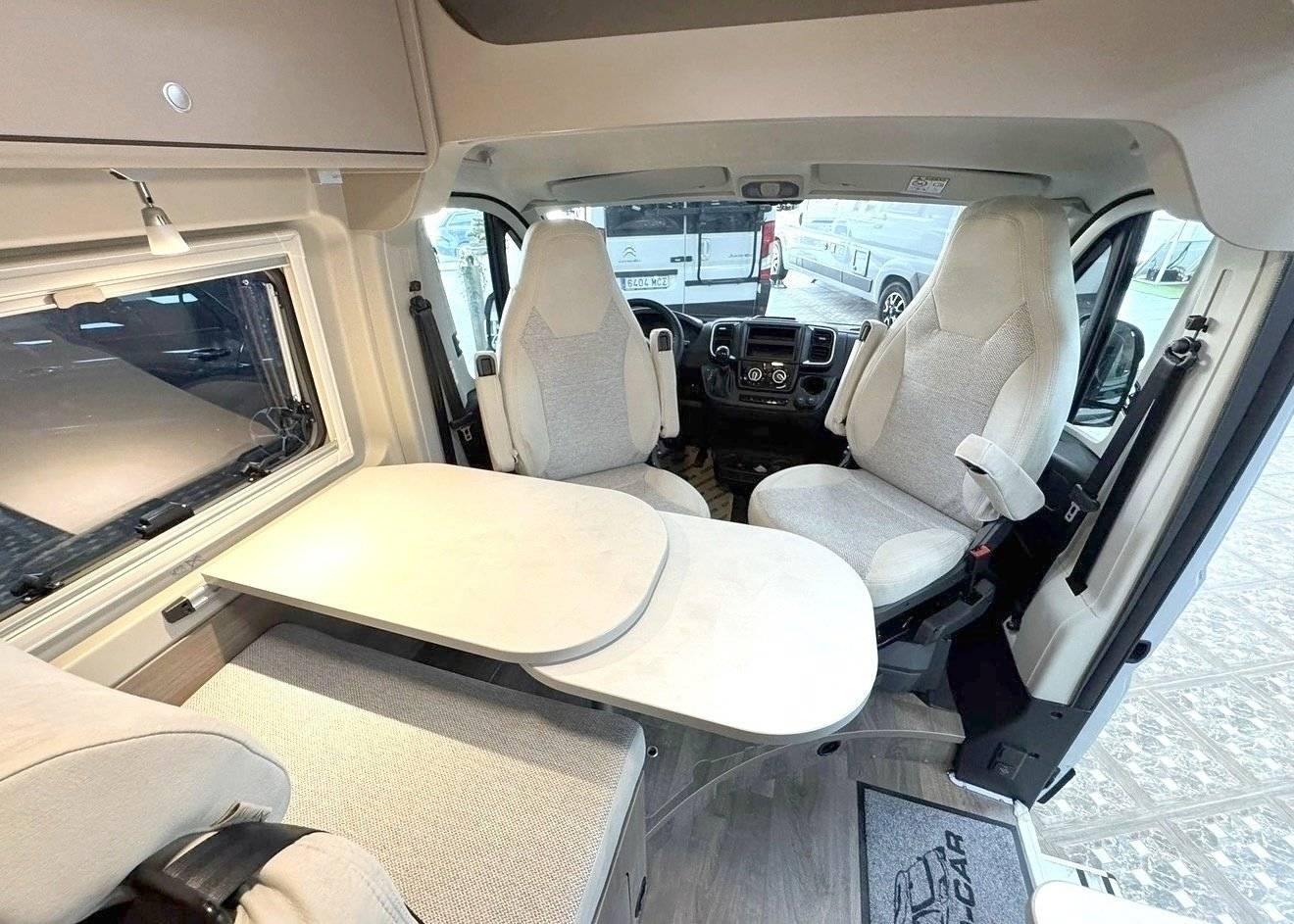 Dining Area Fiat FIAT DUCATO - Yescapa
