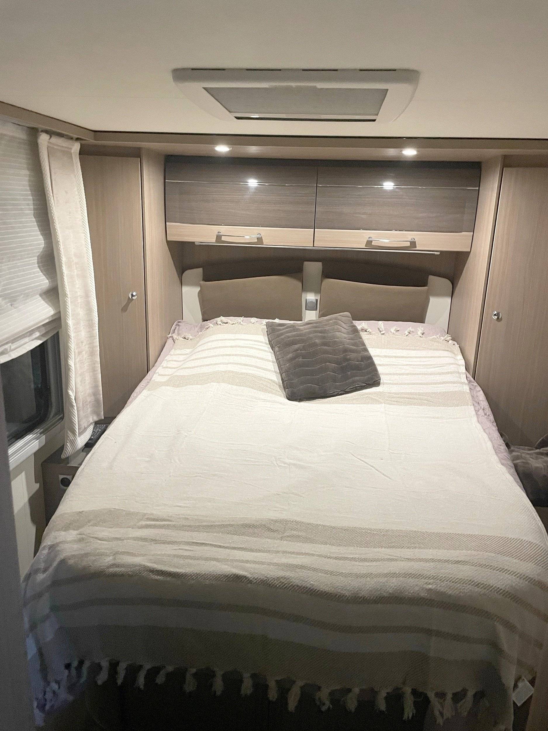Couchages Fiat Ducato 2,3 l 150 ch - Yescapa