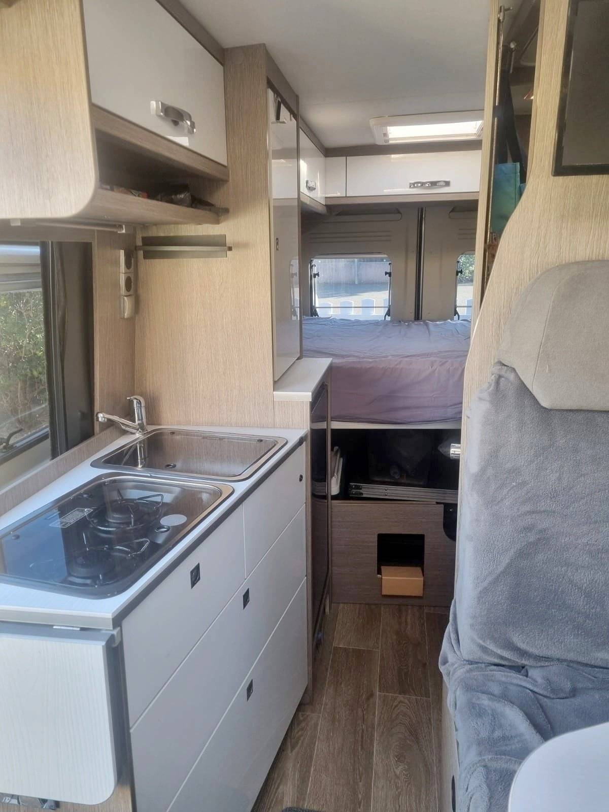 Kitchen Citroën Jumper BlueHDi 140 - Yescapa