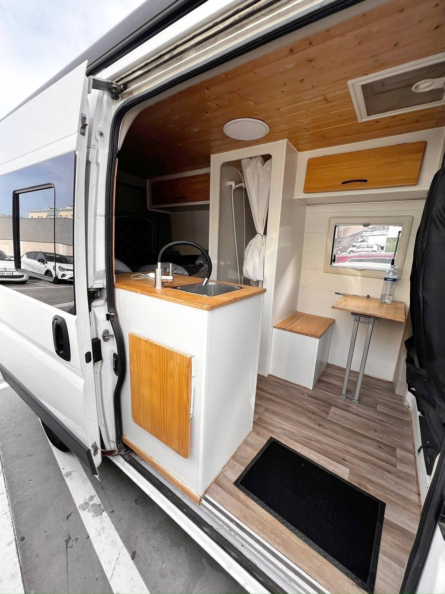 P.L.A. Citroën jumper