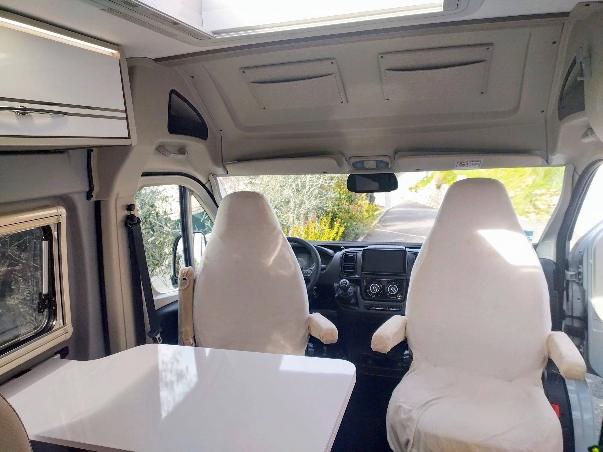 Dinette Fiat Fiat Ducato 2.3 Multijet 140 PS - Yescapa