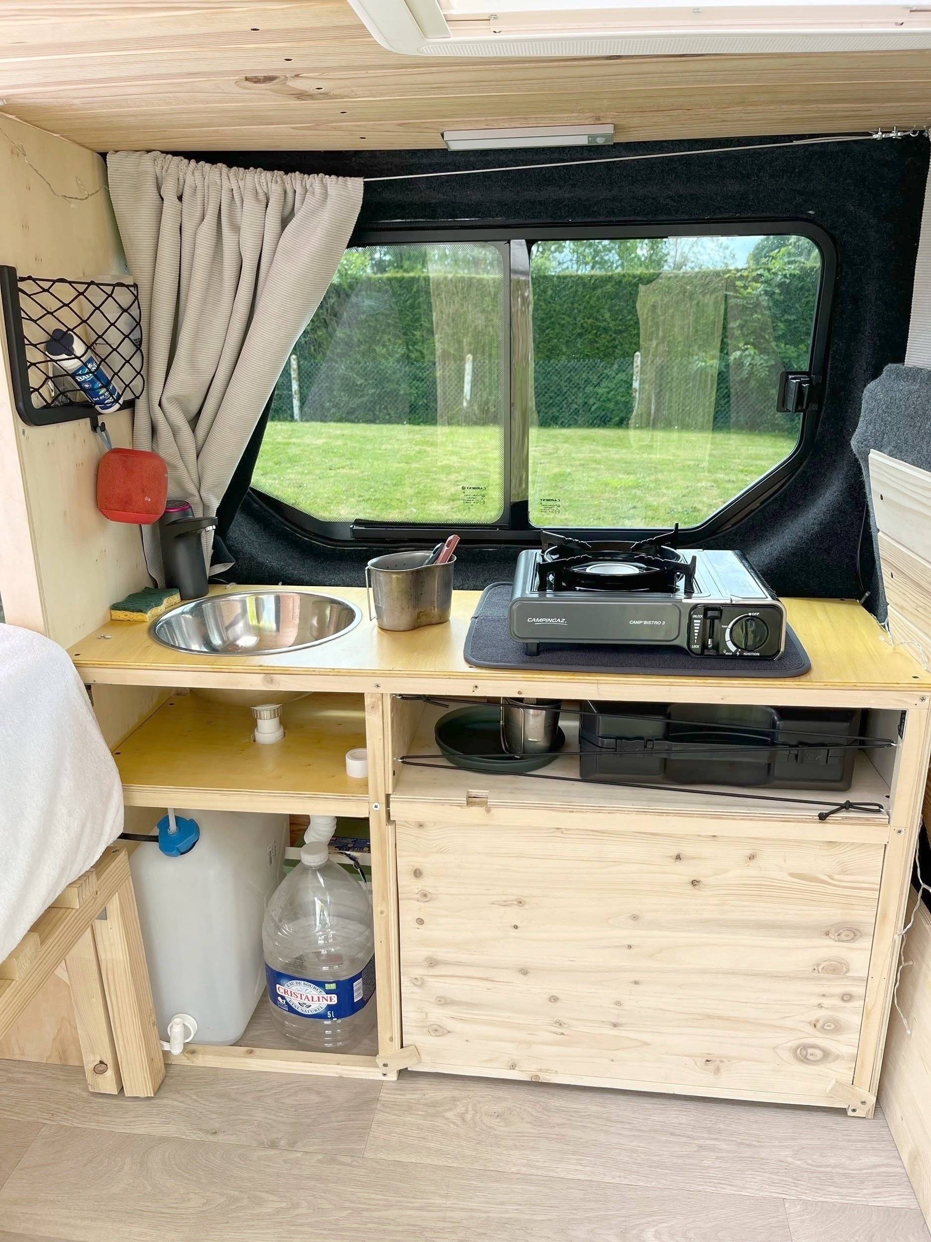 Eethoek Renault Trafic 2 l 115 ch - Yescapa
