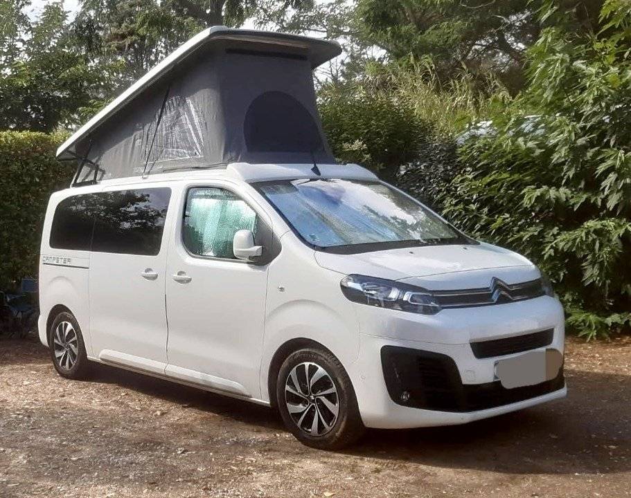 schräge Vorderansicht Citroën Jumper 2,2 l 130 ch - Yescapa