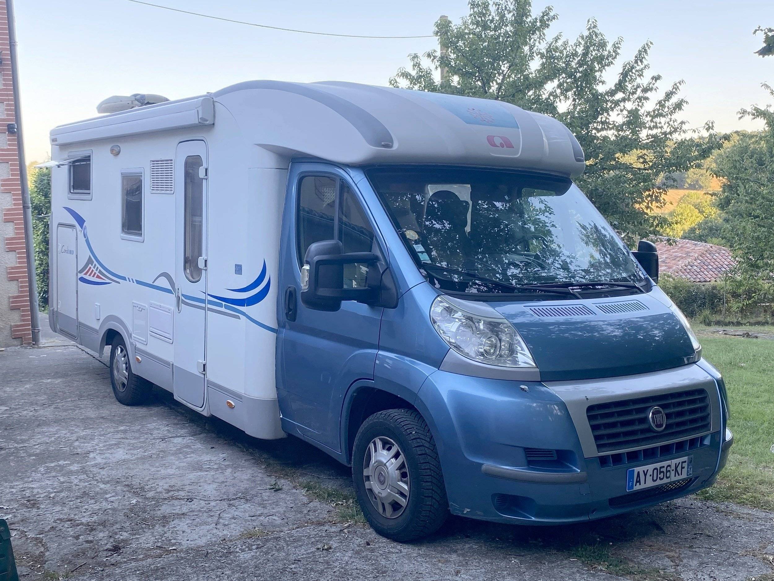 Front view from 3/4 Fiat Ducato 2,3 l Multijet 130 ch. - Yescapa