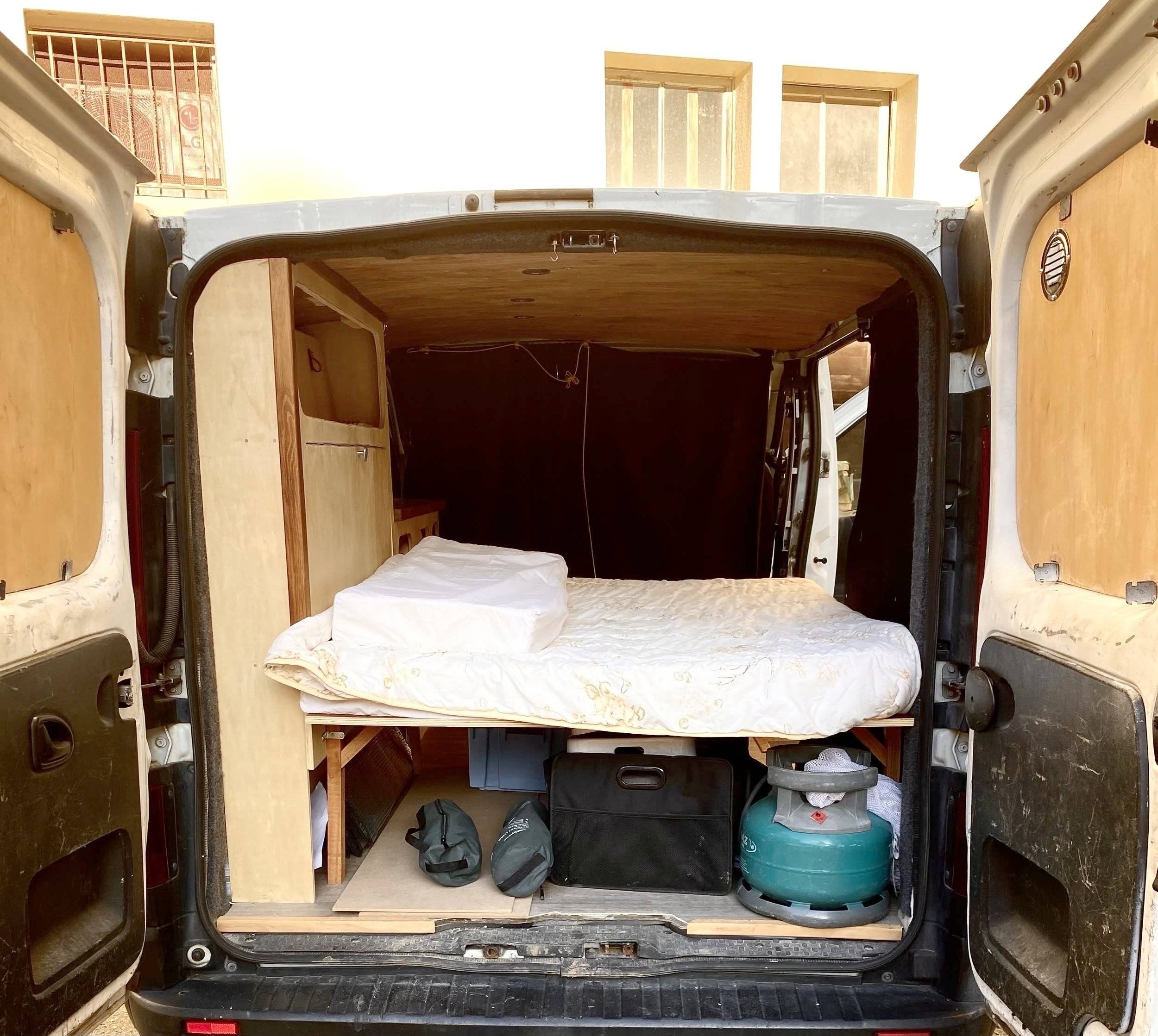 Plazas en cama Renault Trafic 1,6 l 120 ch - Yescapa