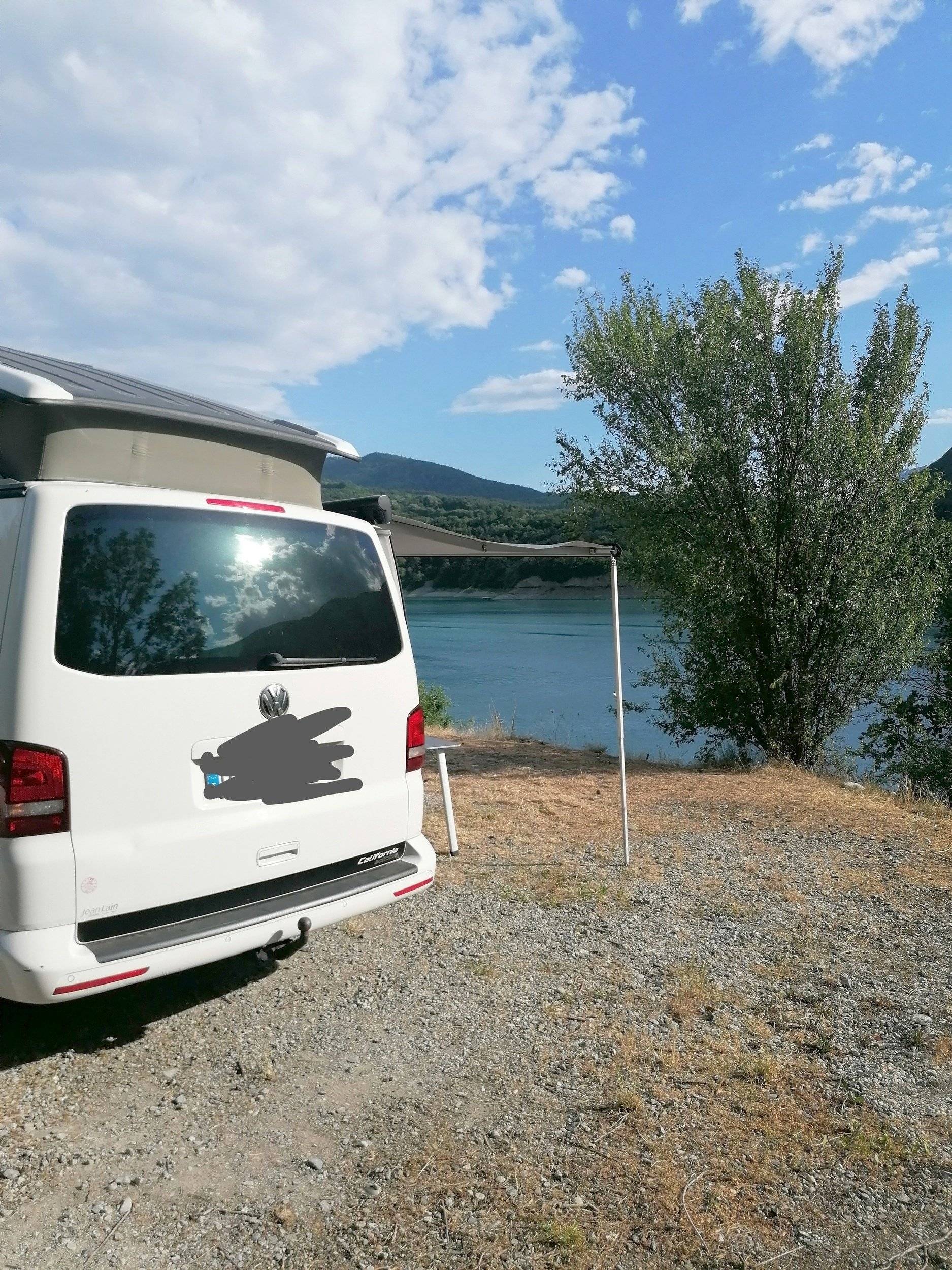 Vue arrière Volkswagen VOLKSWAGEN CALIFORNIA - Yescapa