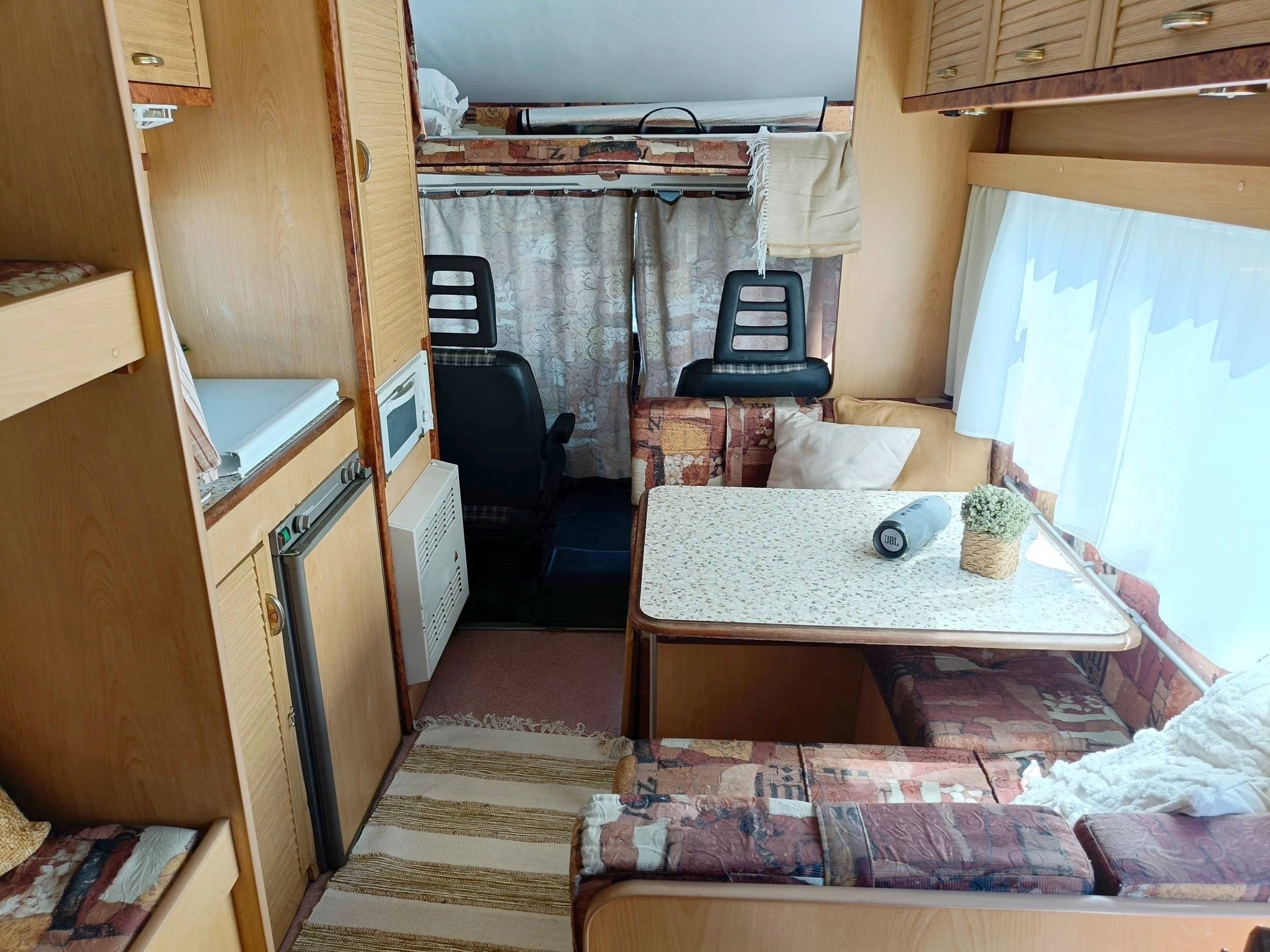 Dining Area Fiat 1.9td - Yescapa