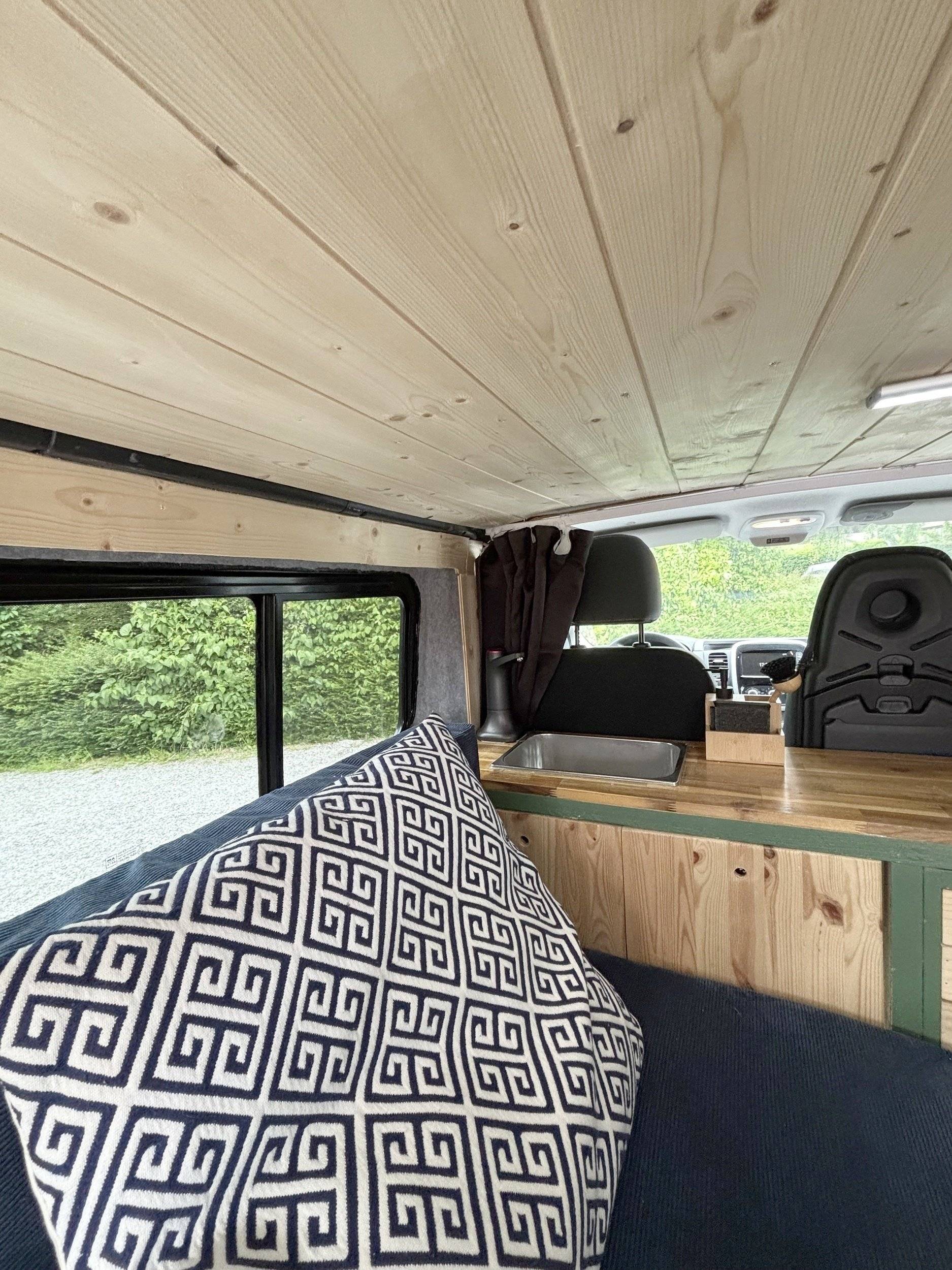 Berth Renault Trafic 3 L1H1 - Yescapa