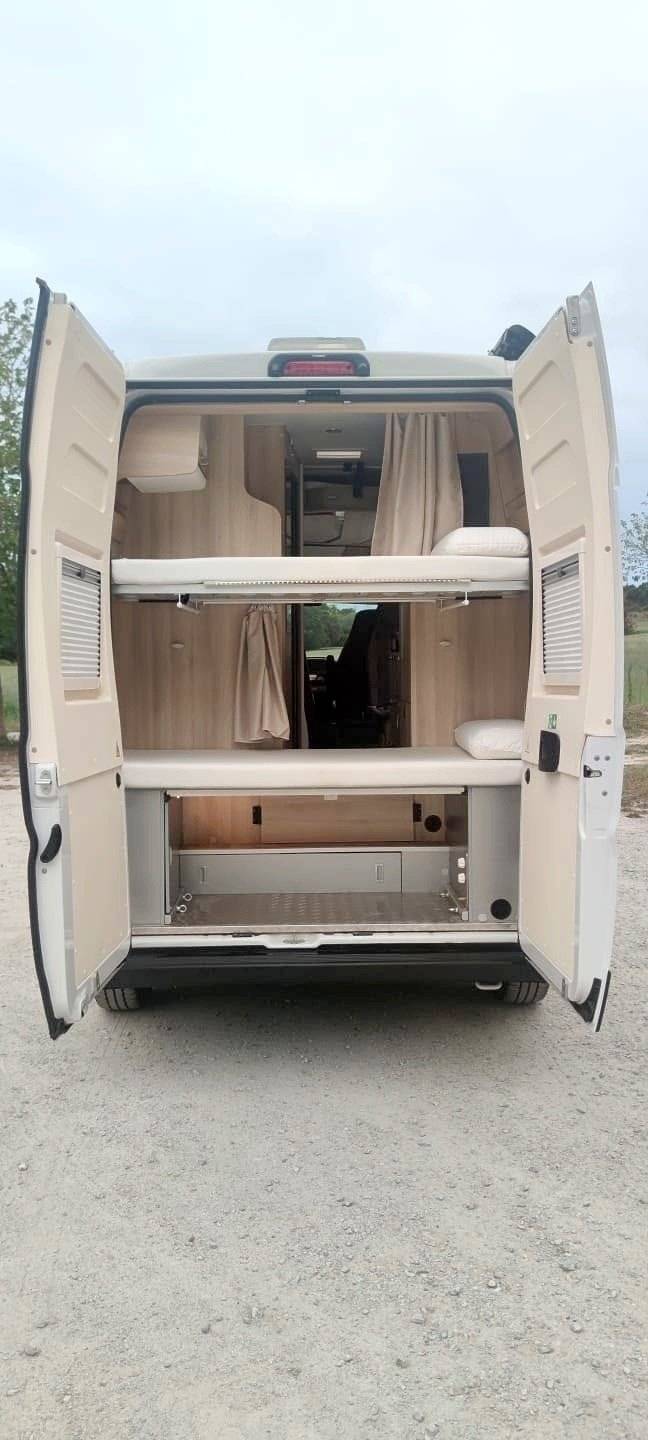 Dreamer Dreamer Family Van