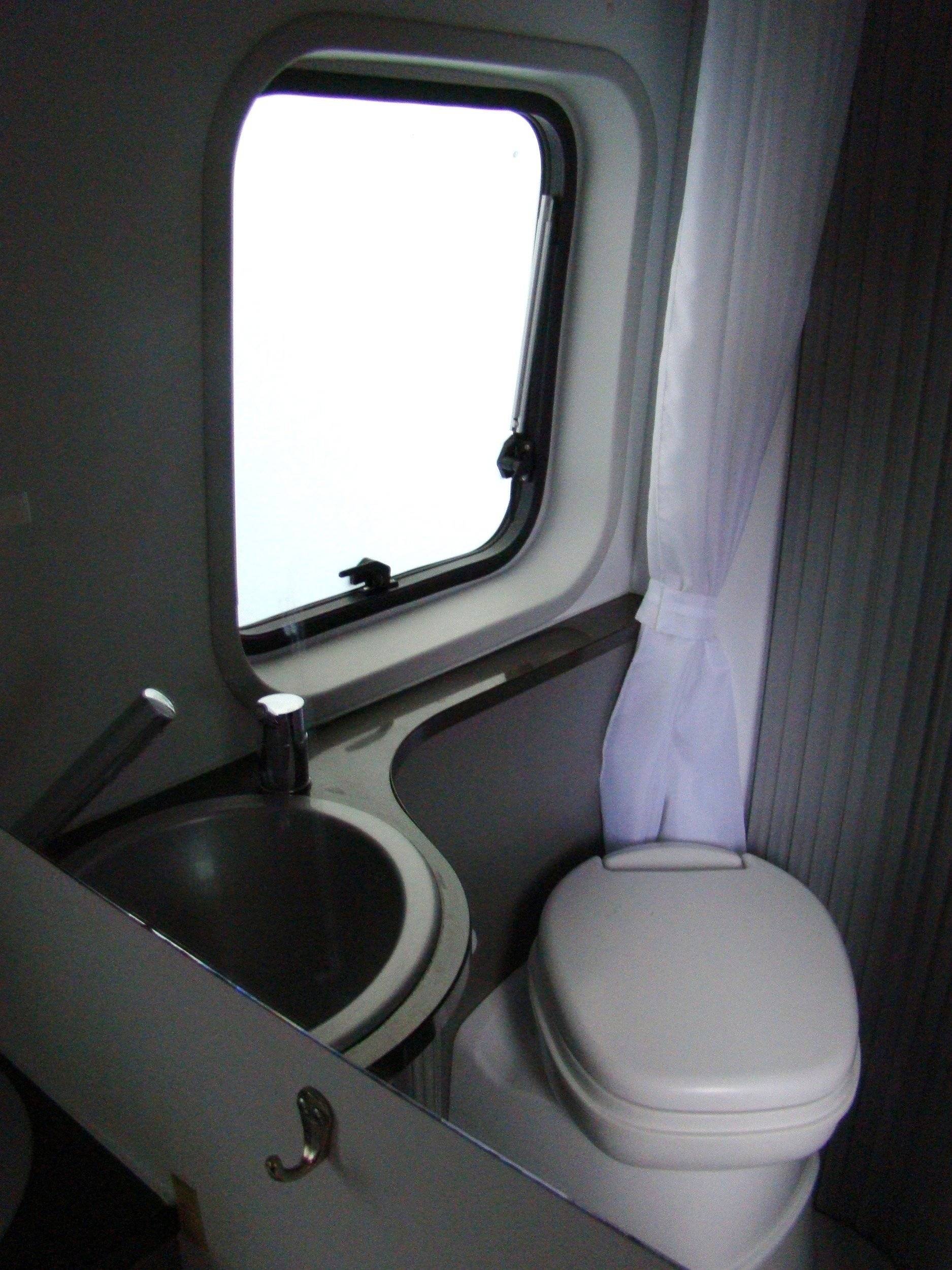 Adria 4 Twin