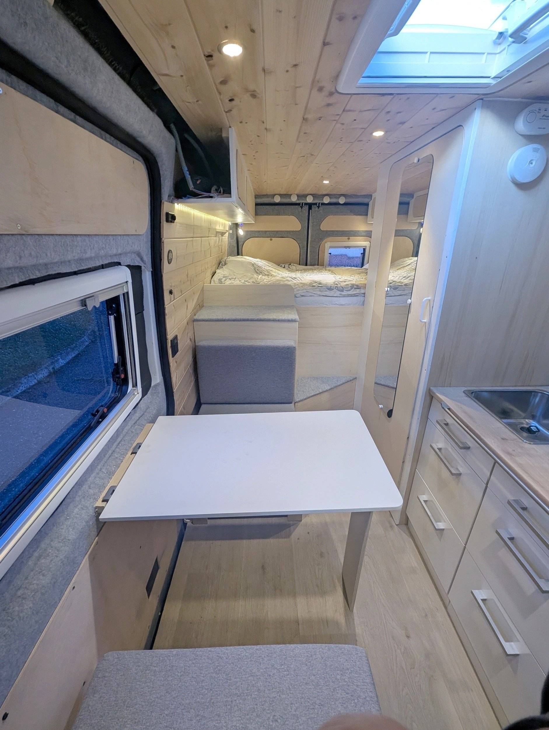 Área de jantar Fiat Ducato - Yescapa