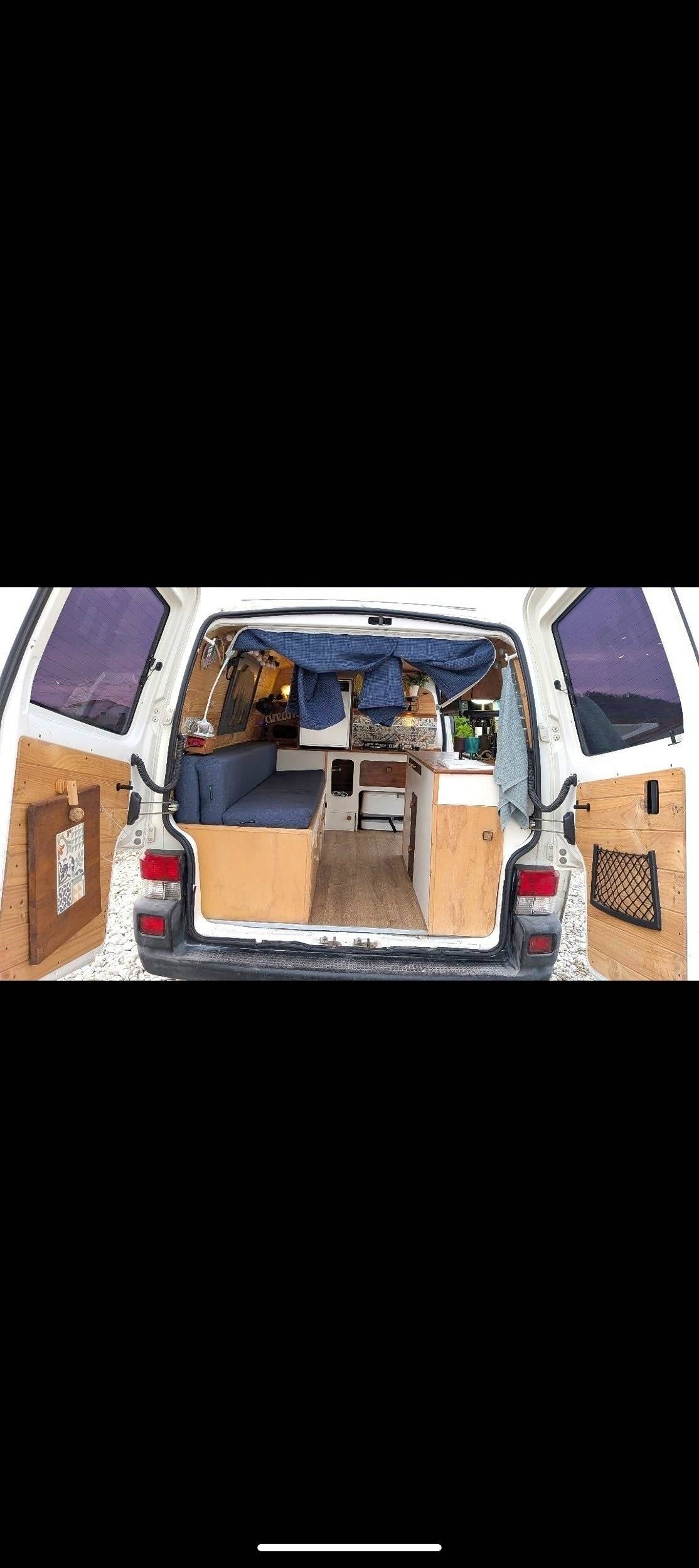 Volkswagen Transporter T4 2.4D