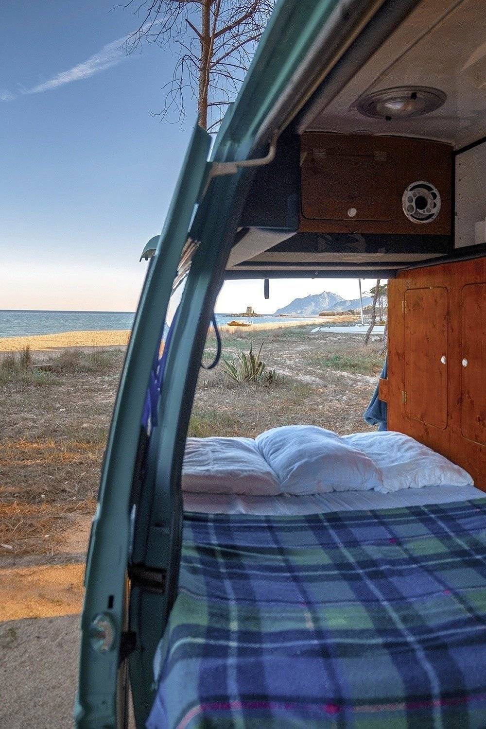 AMBUVAN T4 transporter