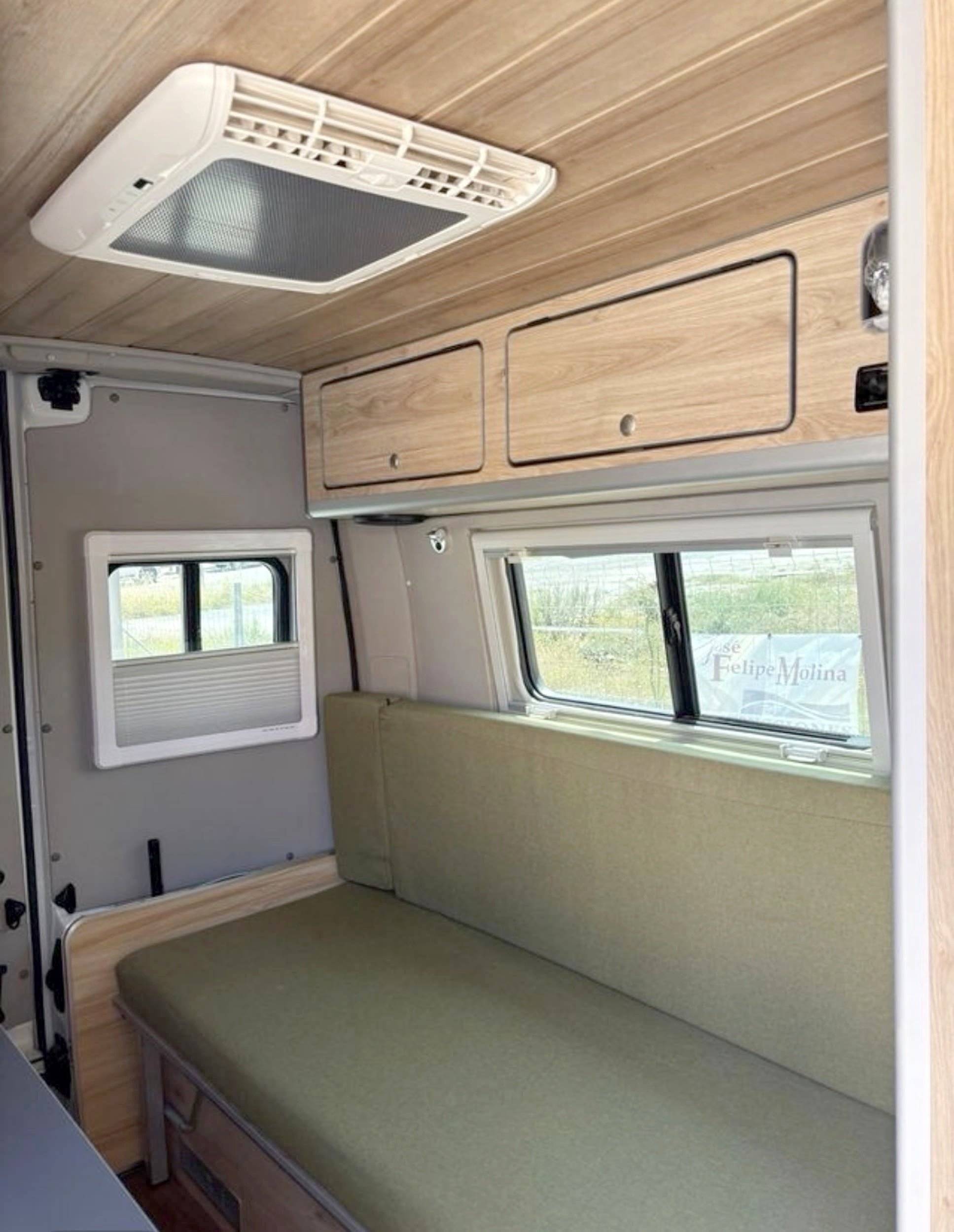 Plazas en cama Renault Renault master 3.0l DCI 136CV - Yescapa