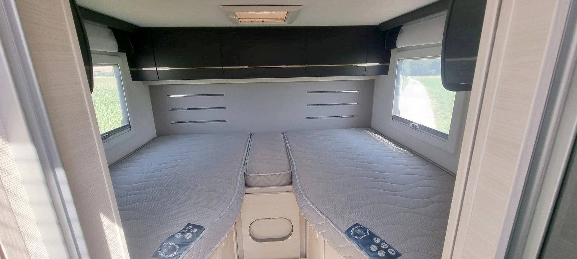 Berth Ford ford transit - Yescapa