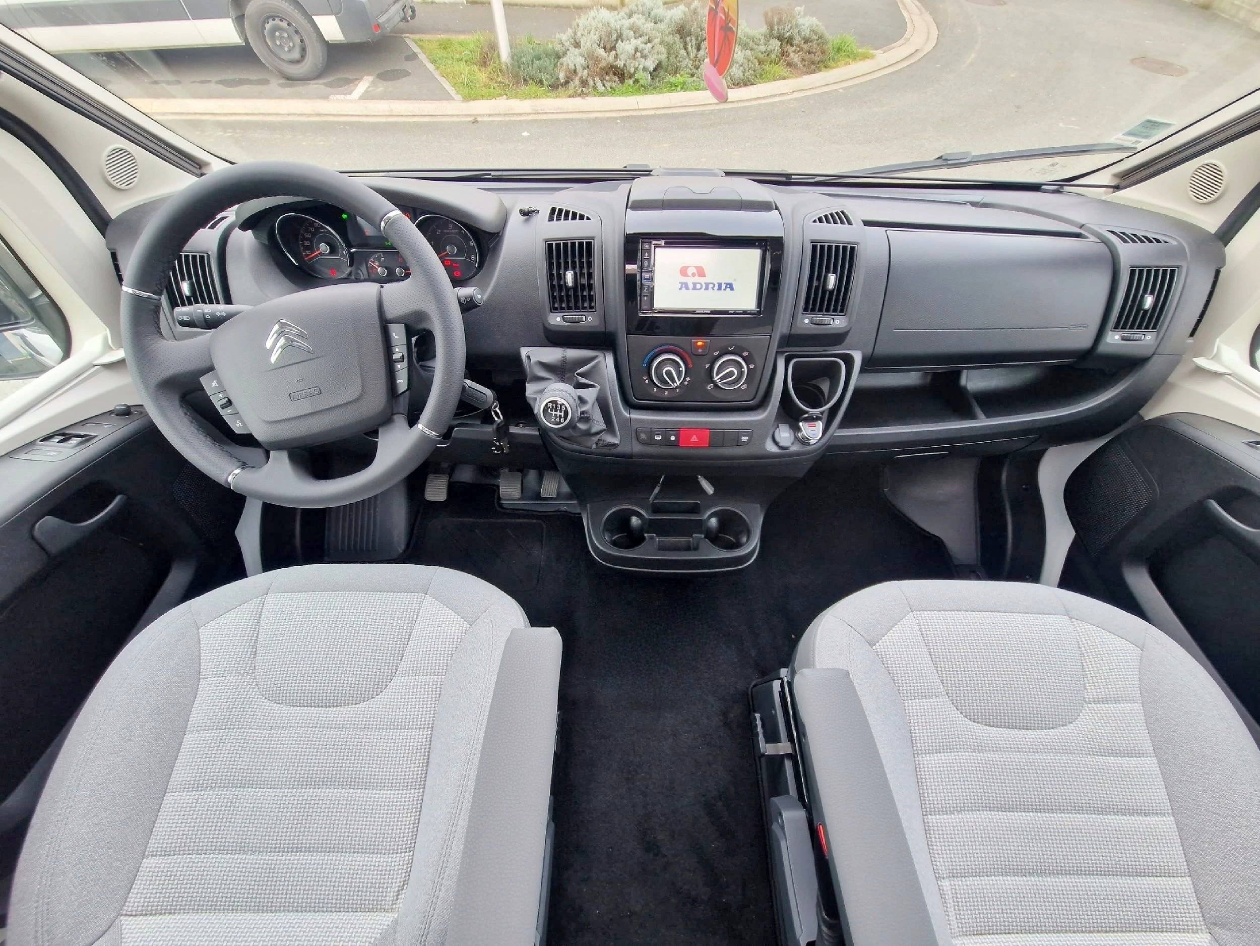 Adria Twin 600 SPB Family