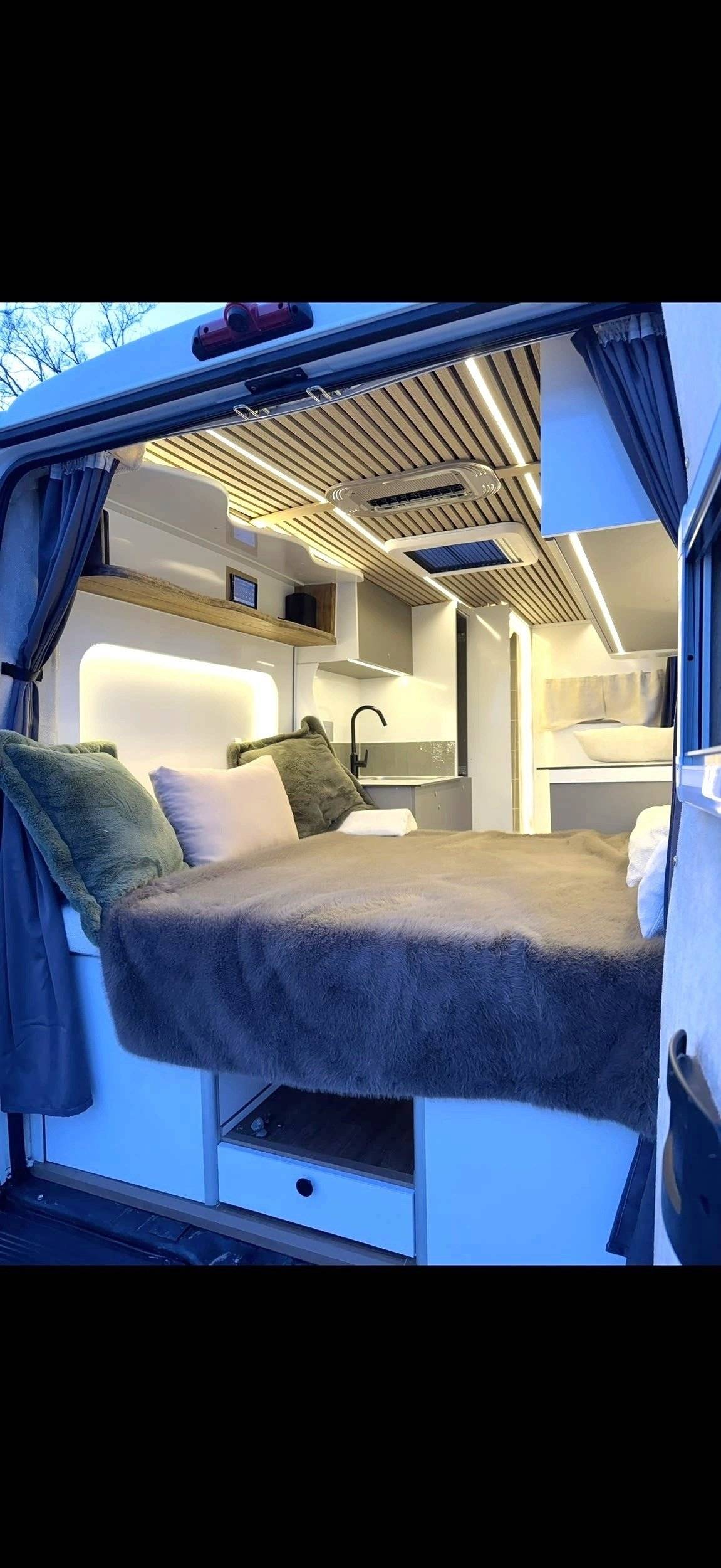 Berth Peugeot Boxer - Yescapa