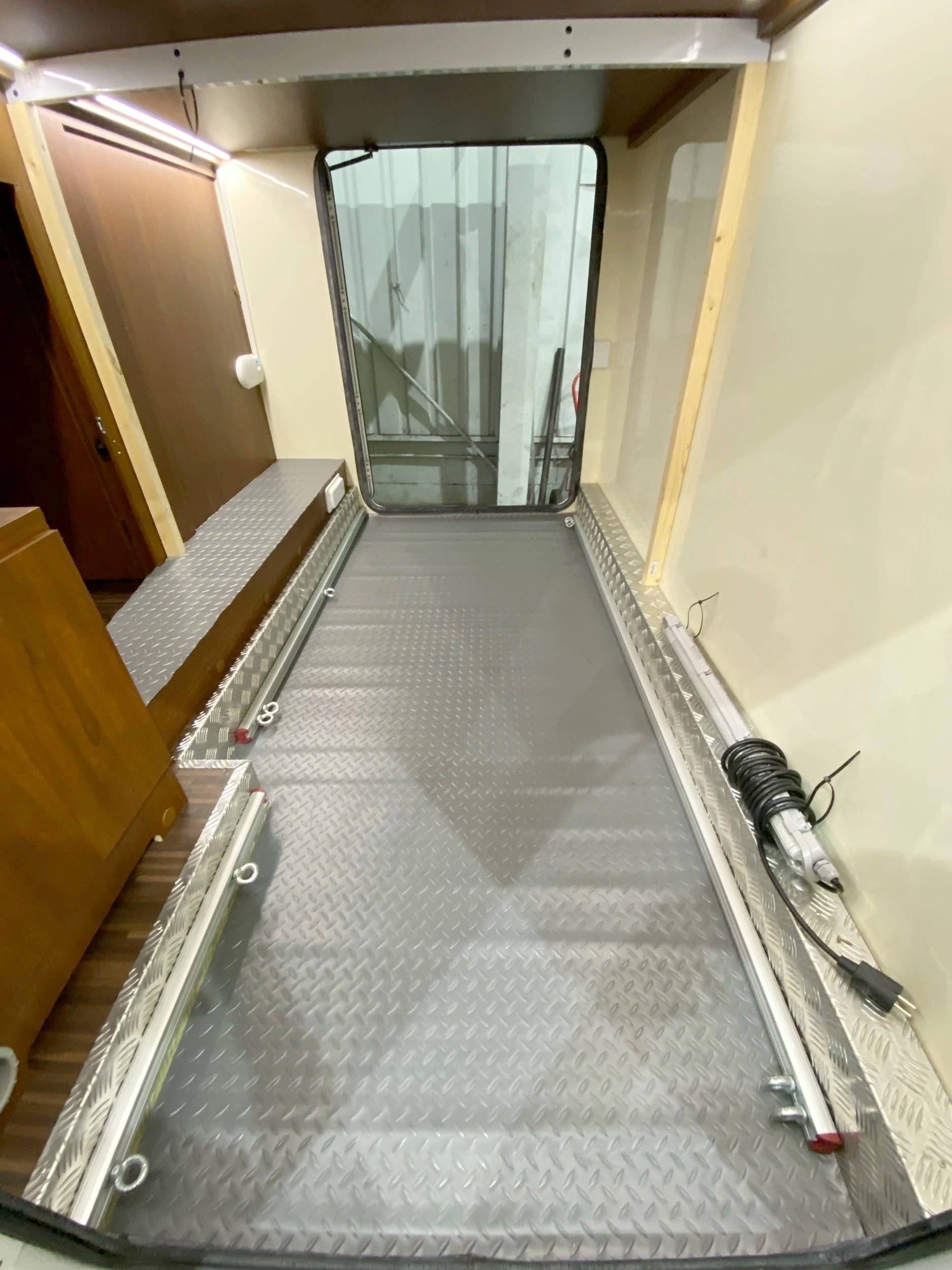 Elnagh  Baron 450 T-Loft