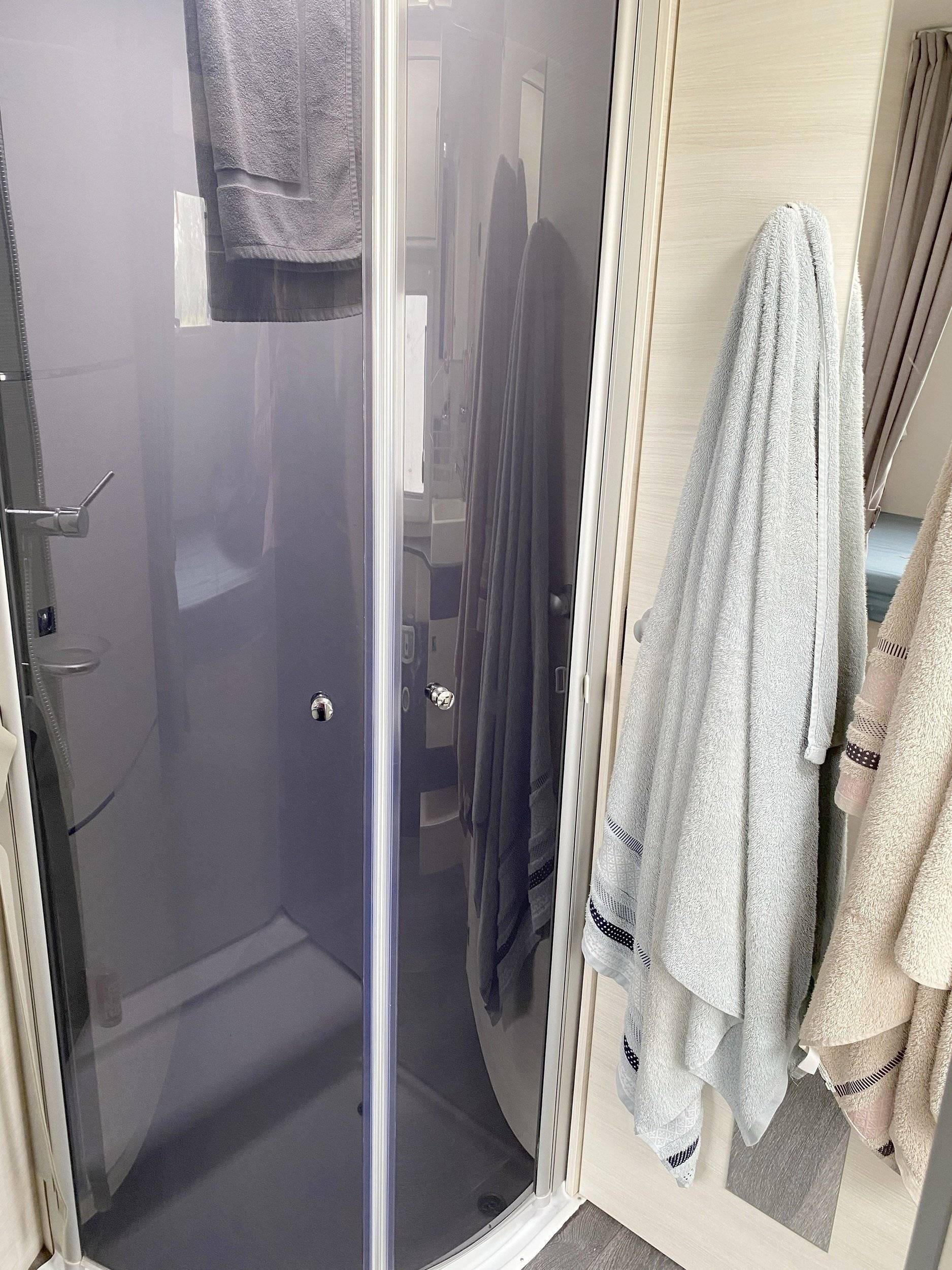 Challenger Challenger 380